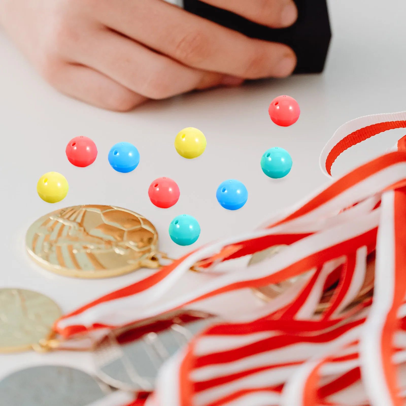 

20Pcs Mini Vending Machine Capsules Ball Open Shell Design for DIY Party Favors Birthday Event Decoration Empty Capsules Balls