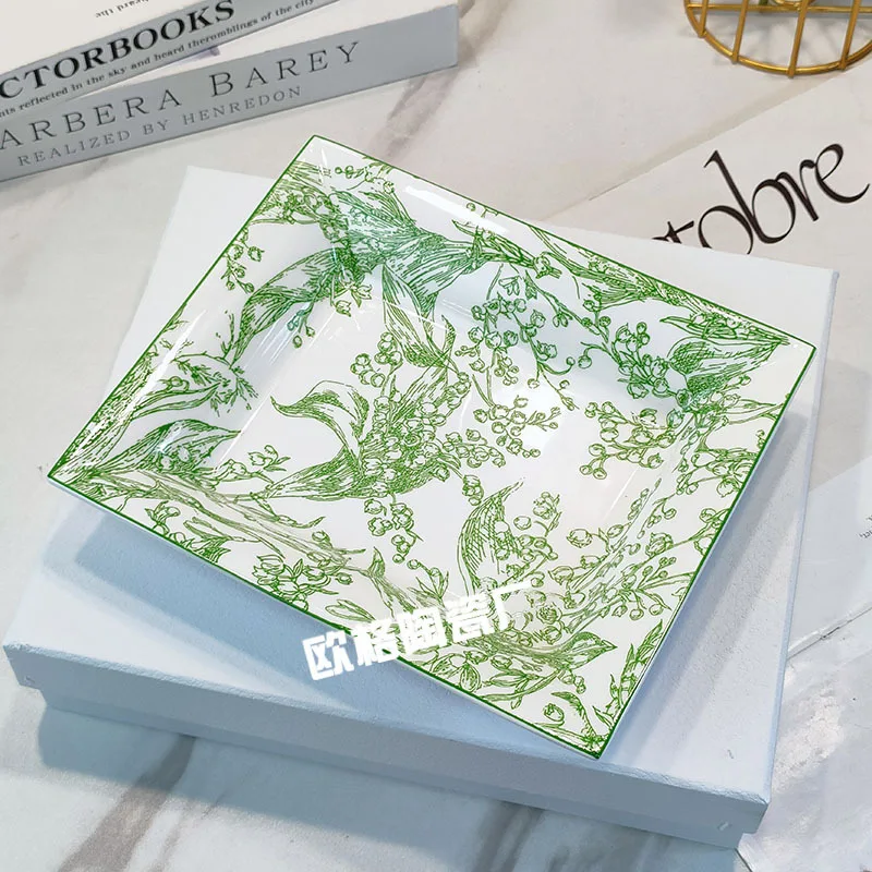 

Creative Large Bone China Ashtray and Storage Tray Personalized Exquisite Home Accessory Ideal for Gifting Occasions
