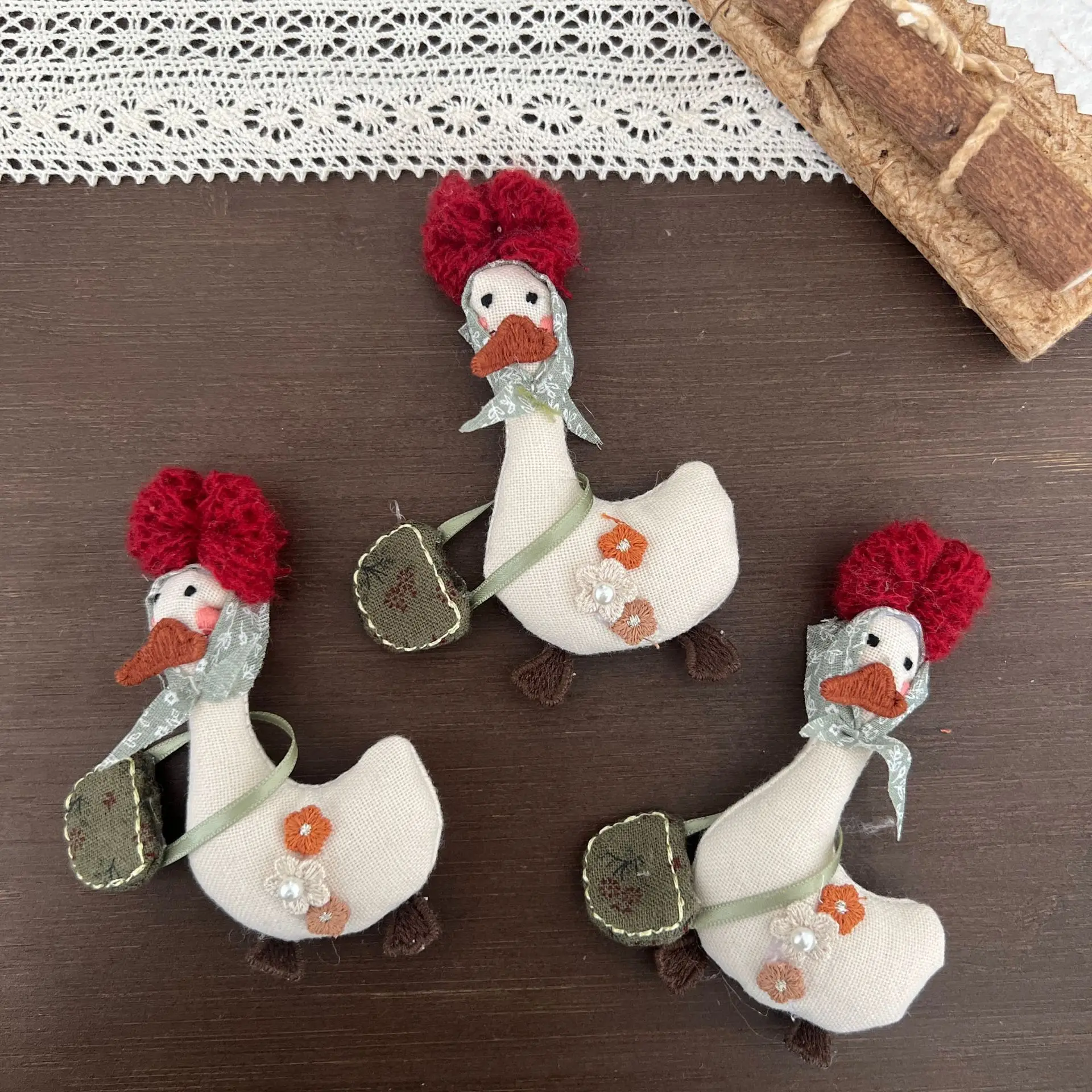 

New Korean Ins Style Cute Cartoon Goose Stuffed Fabric Brooch for DIY Clothing Decoration Handmade Material