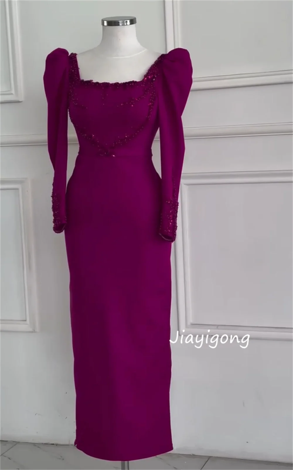 Personalizado formal jérsei plissado lantejoulas padrão em linha reta pescoço quadrado midi vestidos sob medida ocasião festa simples clássico