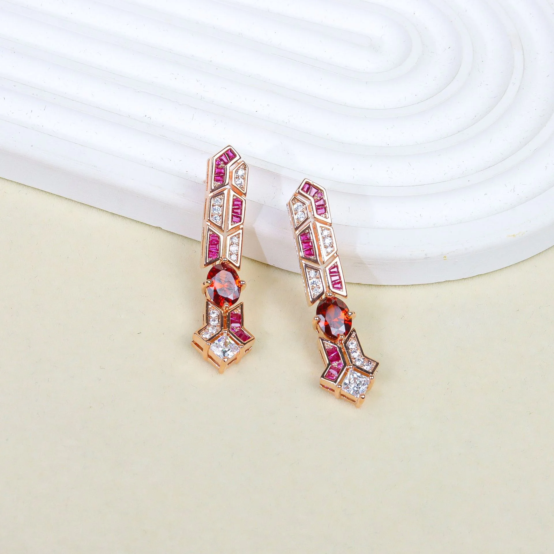 

Simple trend, unique, pure copper zirconia geometric water droplet earrings, exquisite and versatile ear studs