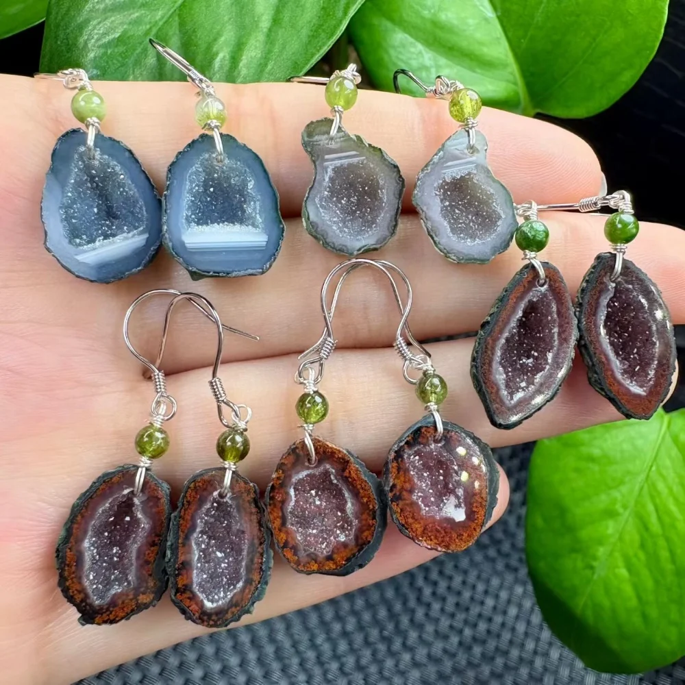 handmade-natural-agate-geode-crystal-quartz-stud-earrings-for-women-birthday-gift-idea-children's-jewelry