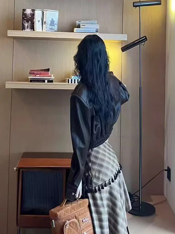 Jaqueta Feminina de Couro PU Vermelha com Zíper, Cintura Ajustável, Estilo Solto para Primavera