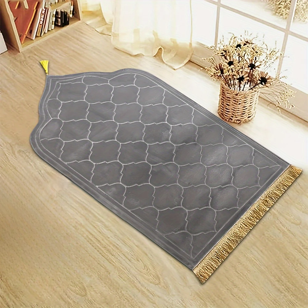 Soft prayer mat thick sponge easy to carry with tassel embossed prayer mat for multiple scenes