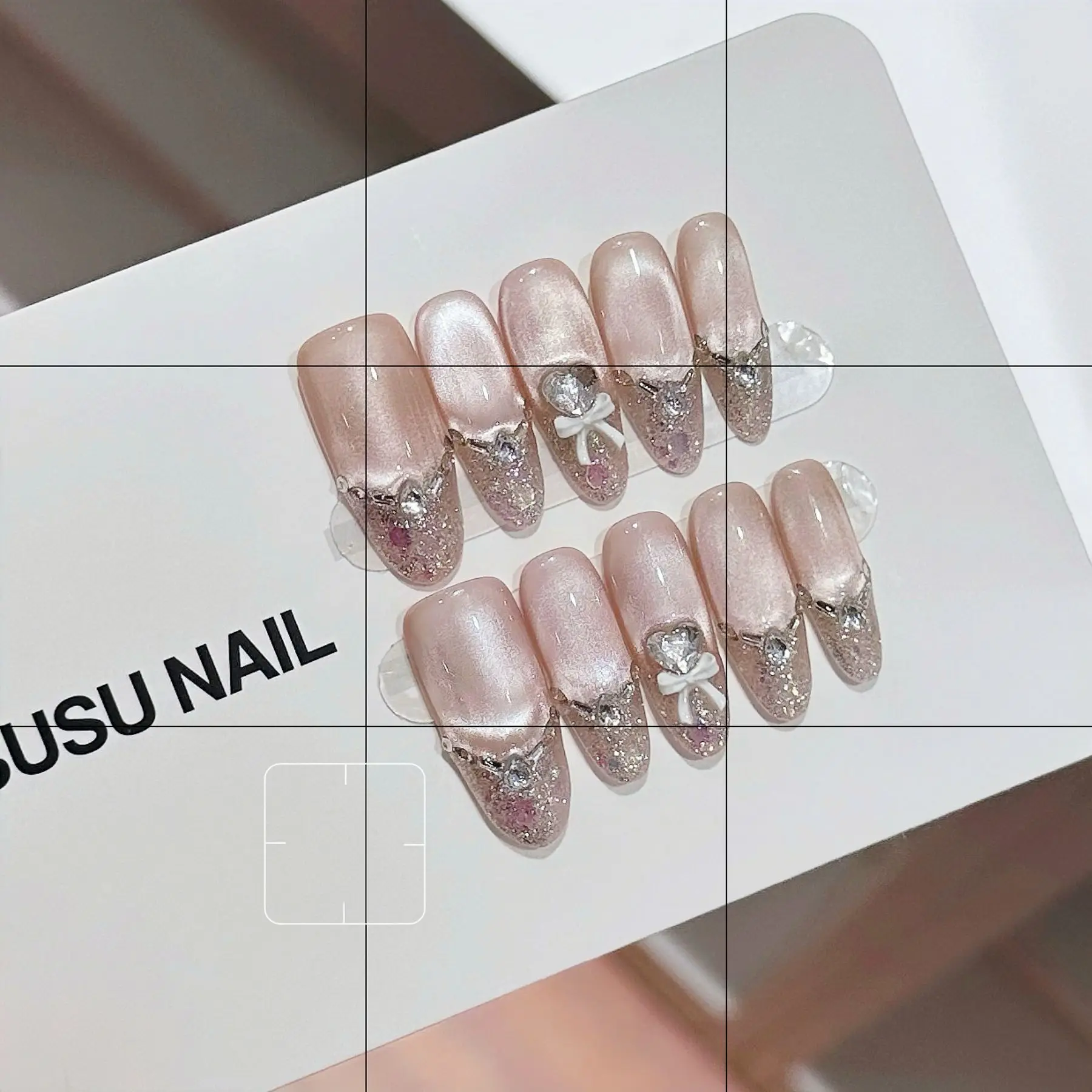 

[Love at first sight] New whitening powder cat's eye love butterfly handmade wearing nail light luxury phototherapy nail art wholesale