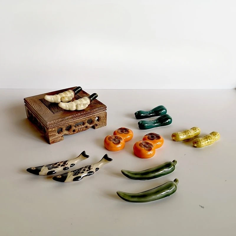 

2PC Japanese Ceramic Vegetable Shapes Chopstick Holder Vintage Cute Fine Design Sushi Kitchen Tableware Dining Table Decor