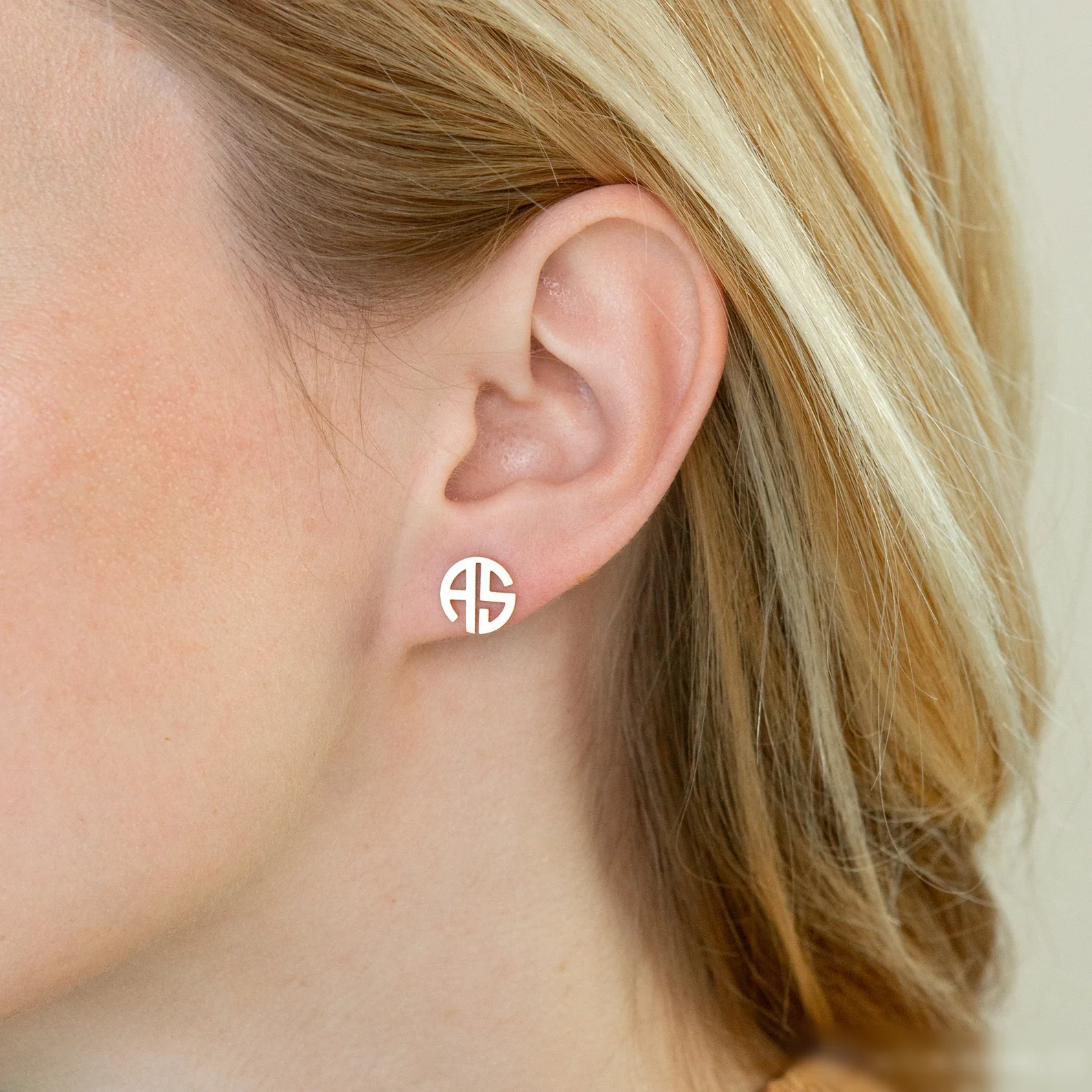 

Custom Name Earrings For Women Gold Color Personalized Initials Ear Studs 1-3 Letters Earring Stainless Steel Jewelry Gift