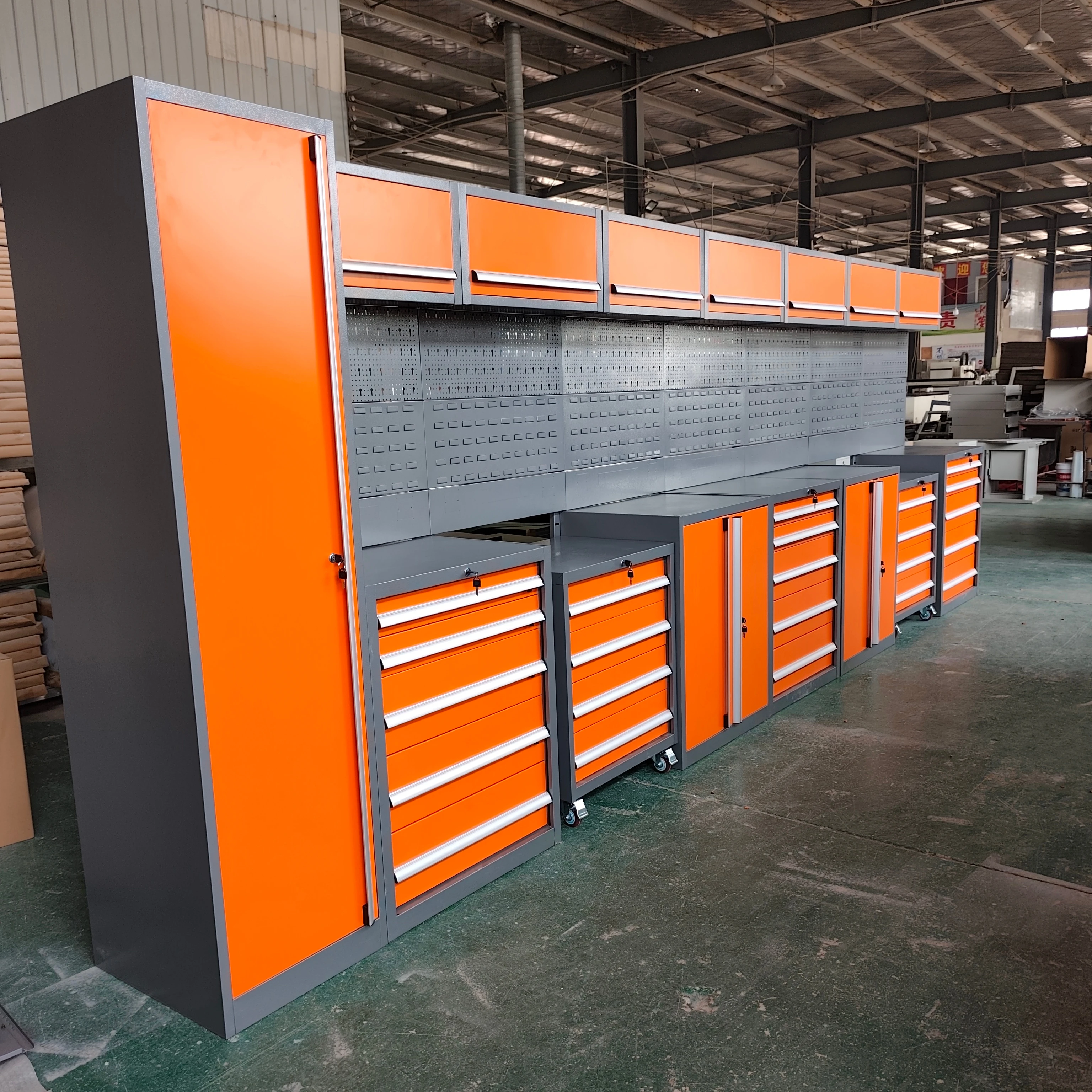 Adjustable Tool Cabinet Loaded Tool Box Trolley Drawers Customized OEM For Professional Garage Workshop Storage