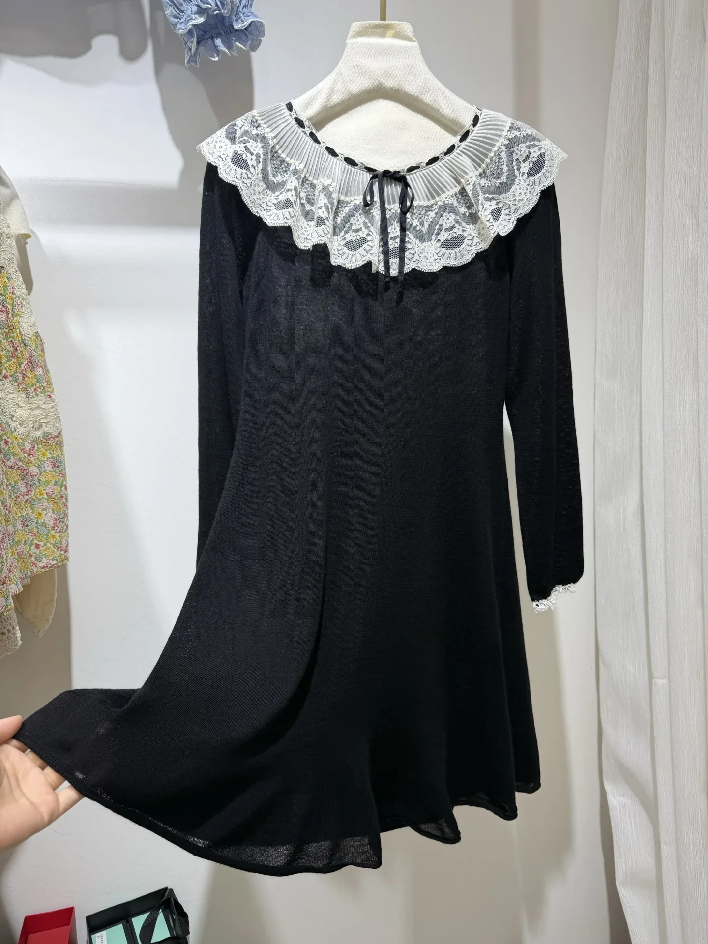 Ladies Lace Spliced Black Knitted Dress 100% Wool Round Neck Long Sleeve High Waist Elegant Slim Mini Robe