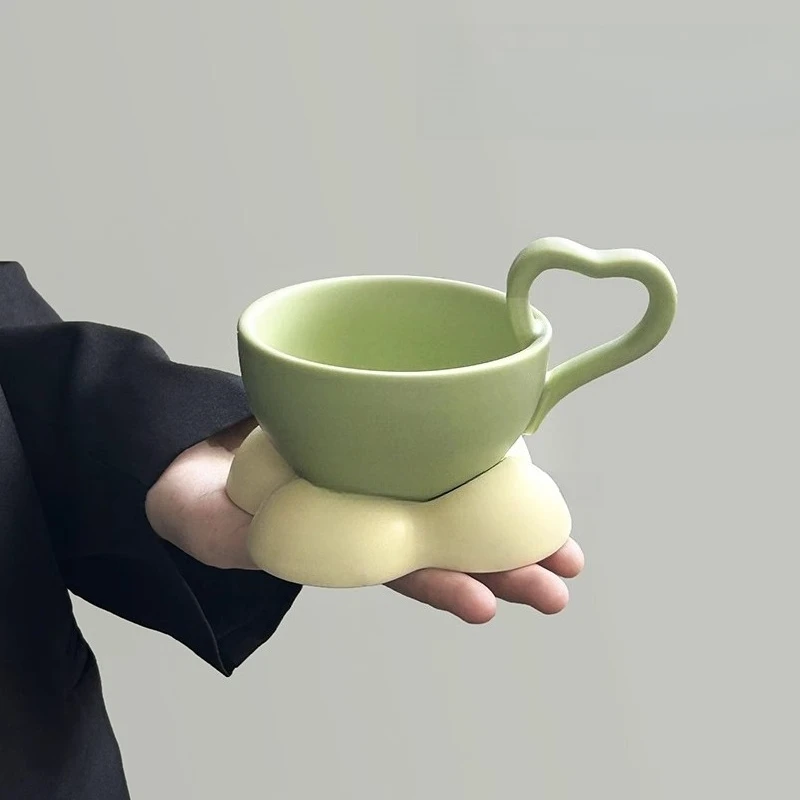 جميلة فناجين القهوة الخزف طقم أكواب القهوة الشاي السيراميك القدح الصحن أدوات المائدة الفاخرة Tania Bulhoes القدح لتصميم الشاي المتخصصة