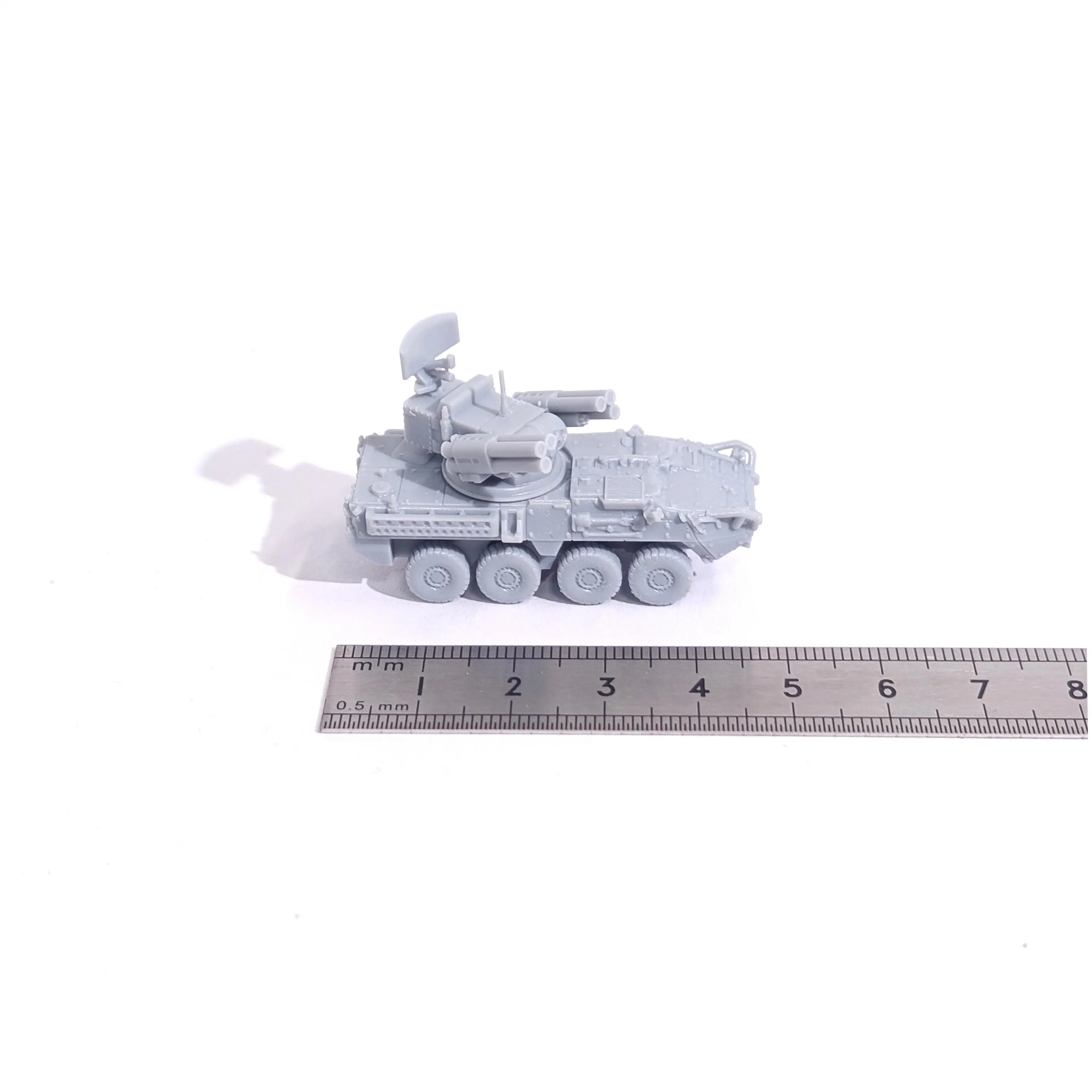 Miniaturas não pintadas do Stryker de defesa aérea de curto alcance em escala 1/144, kits de modelos de resina.
