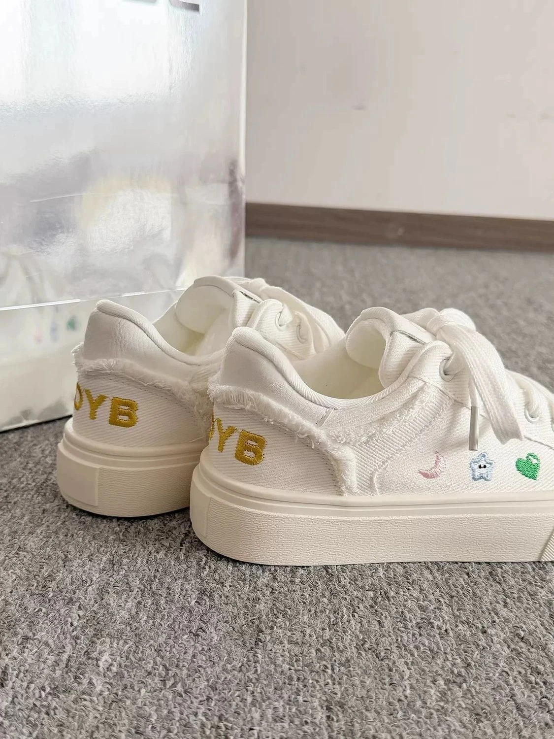 Vintage vulkanisierte Canvas-Schuhe für Damen mit Sternenstickerei, klobige Plateau-Sneaker im Retro-Stil, lässige Distressed-Sneaker. – Detail 8