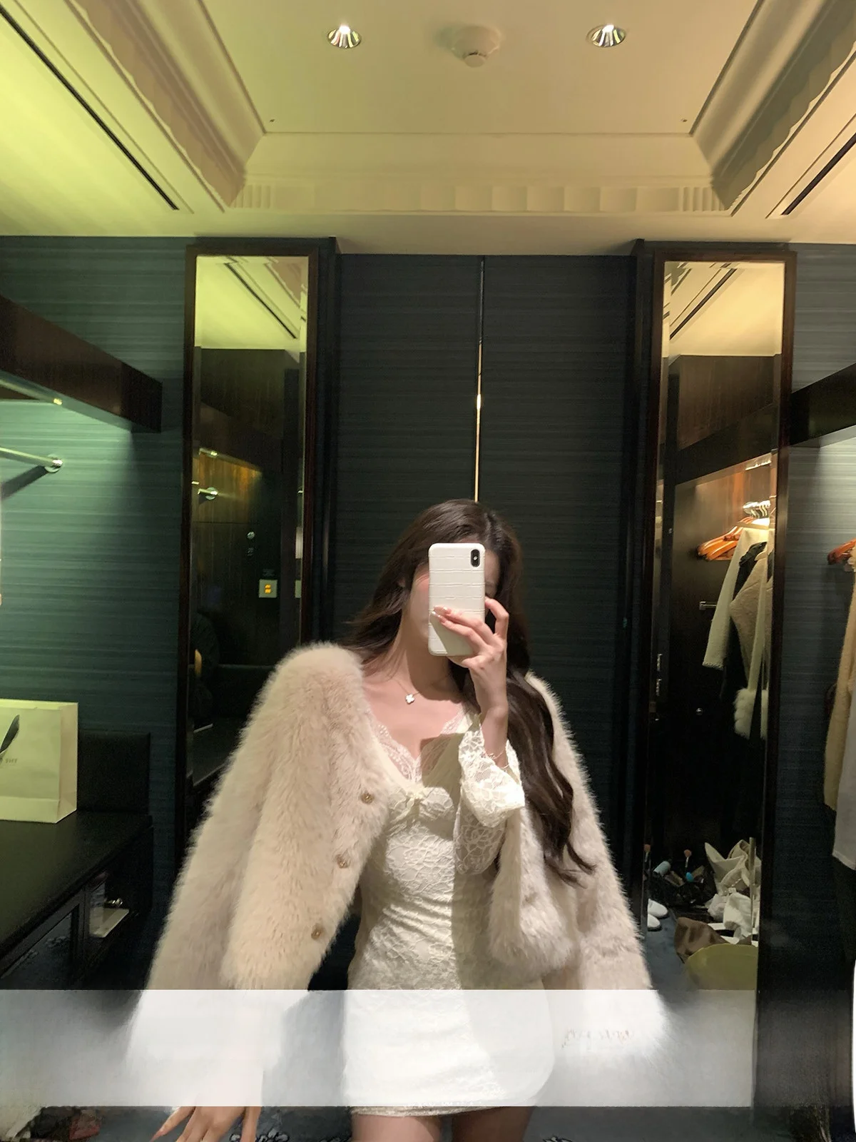 

Женское меховое пальто YOLI Zhang Yuli свободного кроя, бежевое, универсальное, повседневное, зимняя верхняя одежда для женщин, короткий рукав, длинное пальто