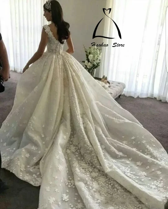 Customized Elegant Scoop Appliques A-Line Wedding Dresses 3D-Floral Beads Sleeveless Tulle Hollow V-Back Chapel Train Bridal