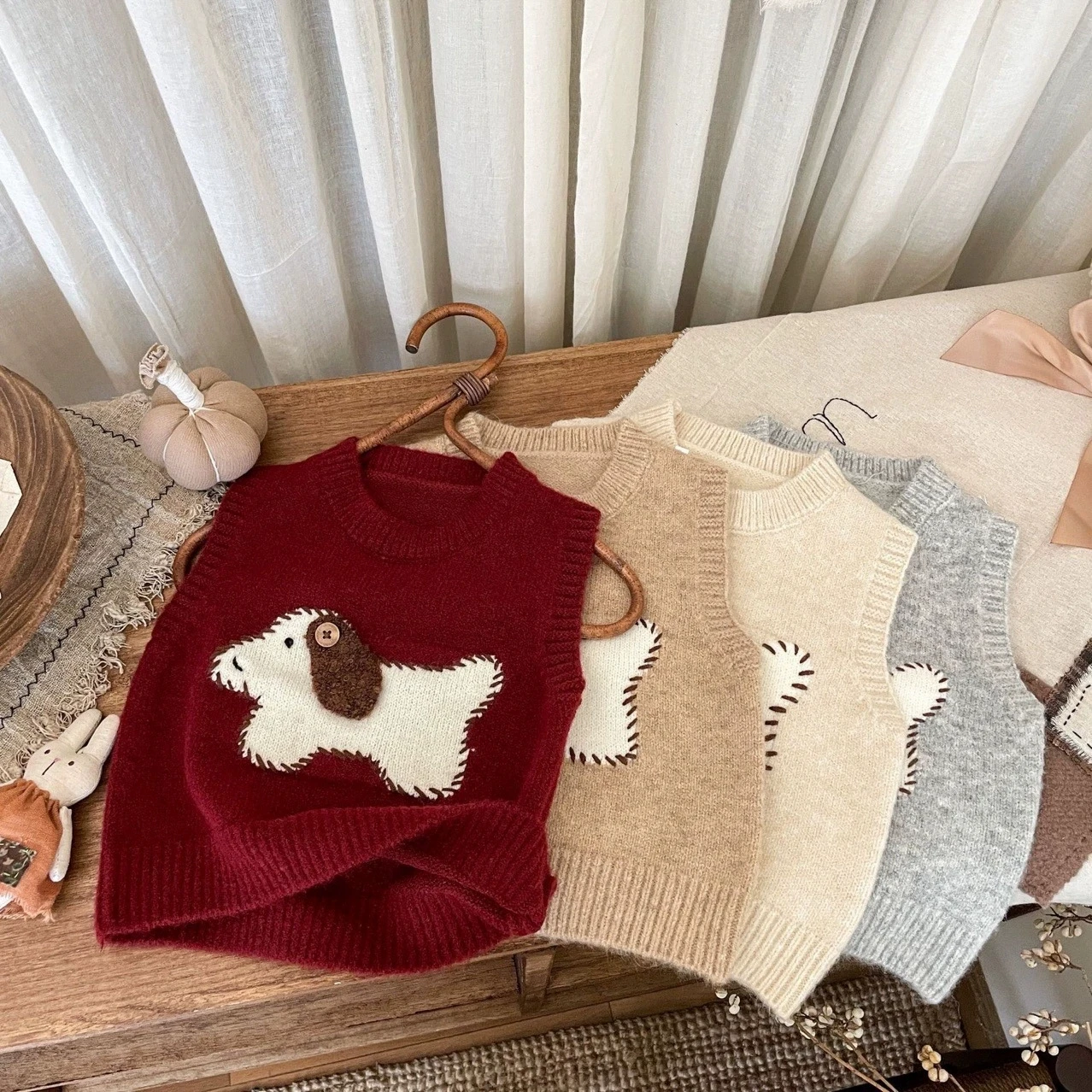 

2025 Spring and Autumn New Korean Girls Knitted Versatile Children Fashion Cute Cartoon Vest Versatile