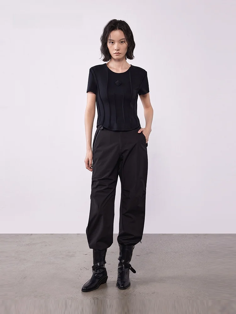 

Футболка Slim Fit с круглым вырезом и коротким рукавом XMOOM2025, осенняя новинка, с эффектом утяжки талии, 3D-вышивкой, цветная, повседневная одежда