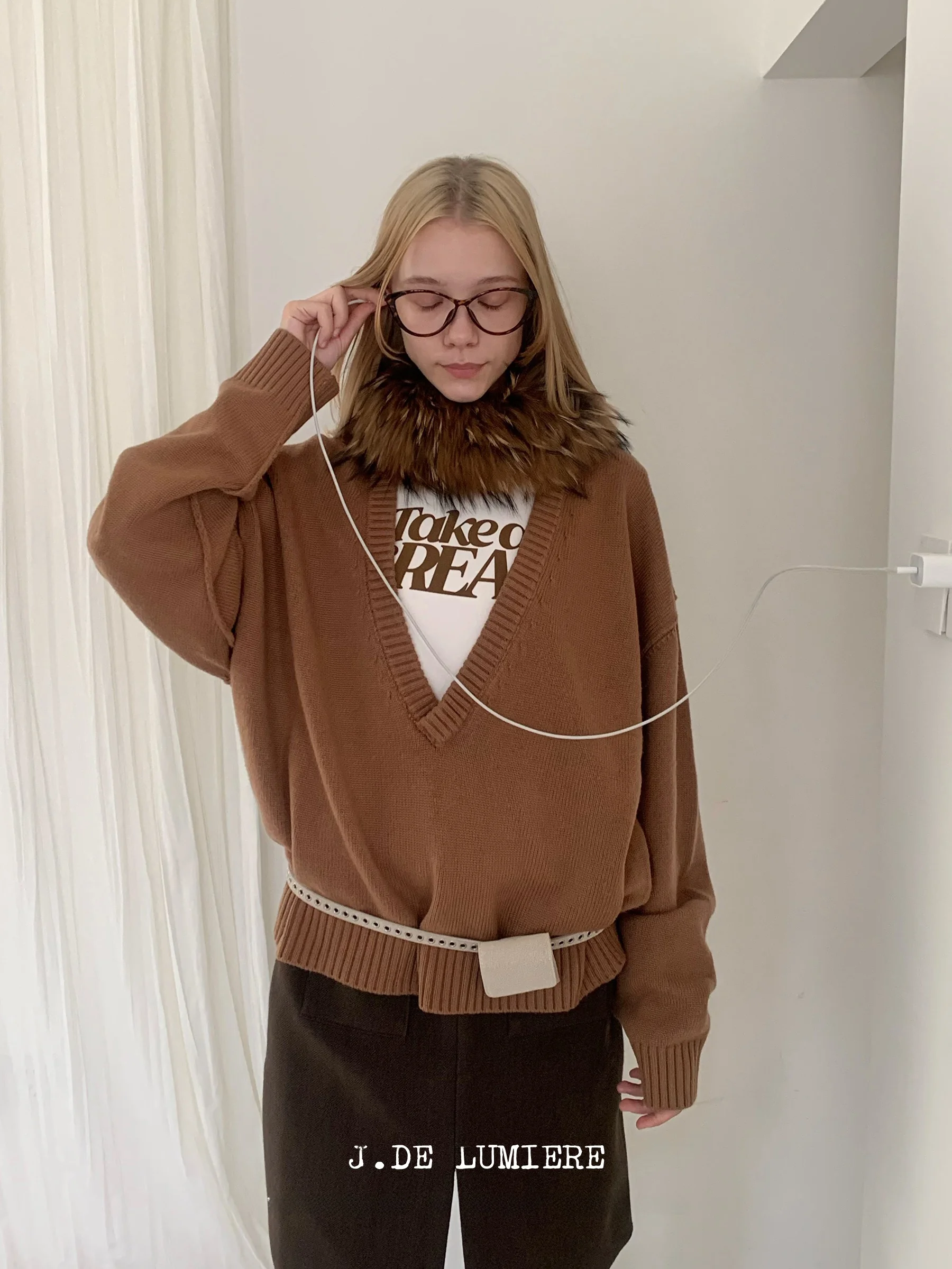 

JDE V-Ne Oversized Sweater Jaet Women's Winter 2025 New Inner Knitted Base irt Faionable Commute Sle Nylon Fabric