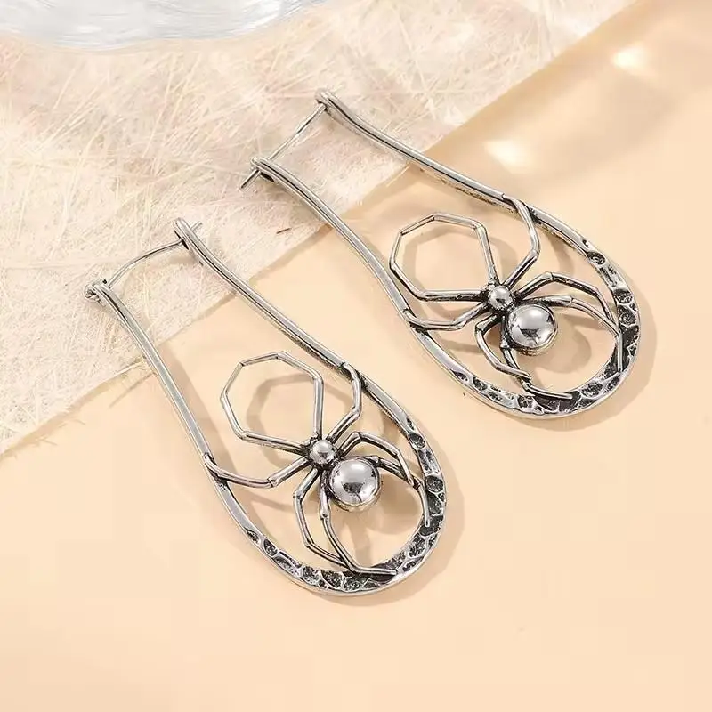 Creative Vintage Silver Spider Earrings Unique Geometric Dangle Design Fashion Jewelry for Party Cosplay Accessory