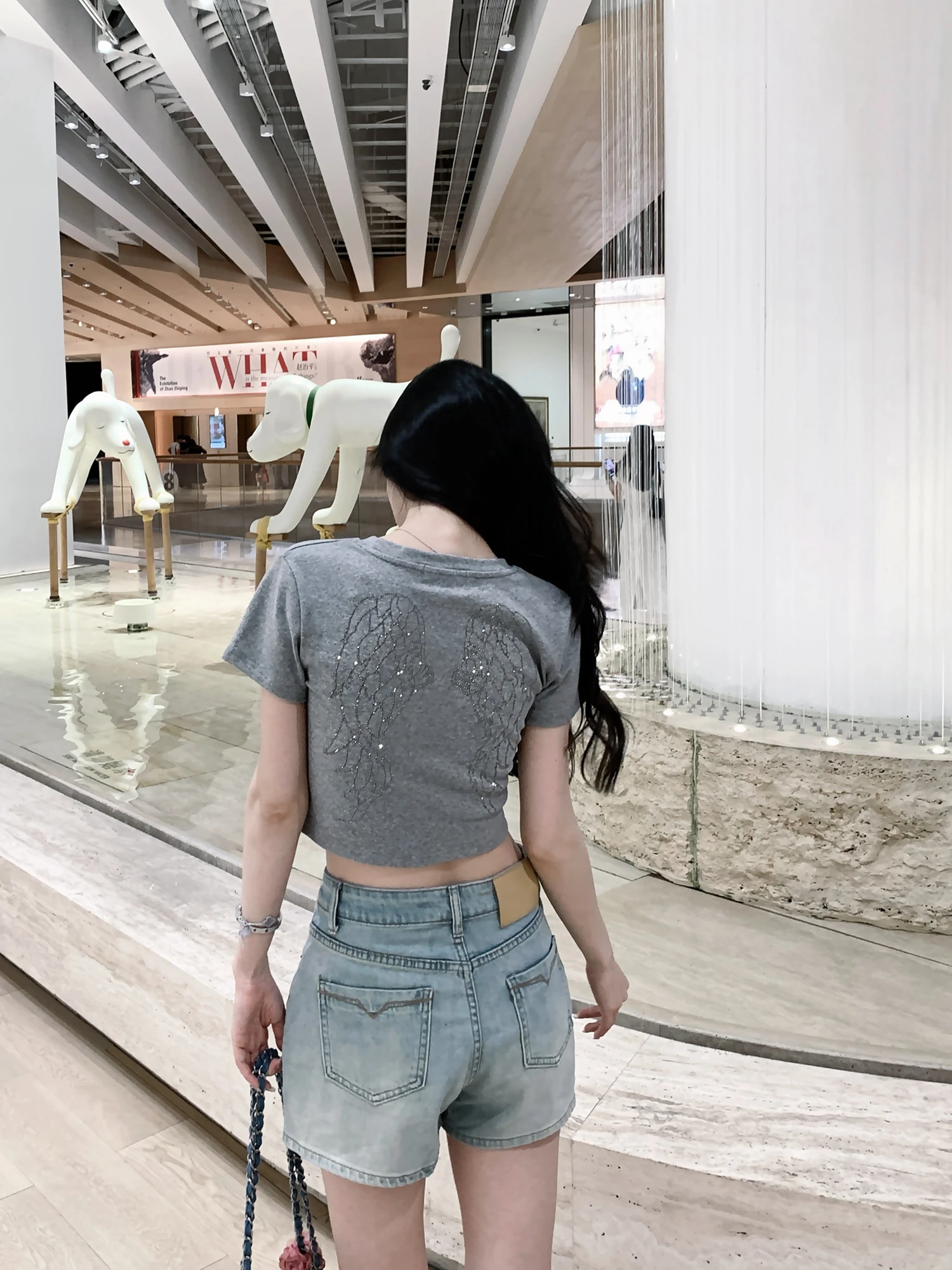 

Женский облегающий топ с круглым вырезом и эластичной тканью, украшенный стразами в виде крыльев ангела, летний, прохладный