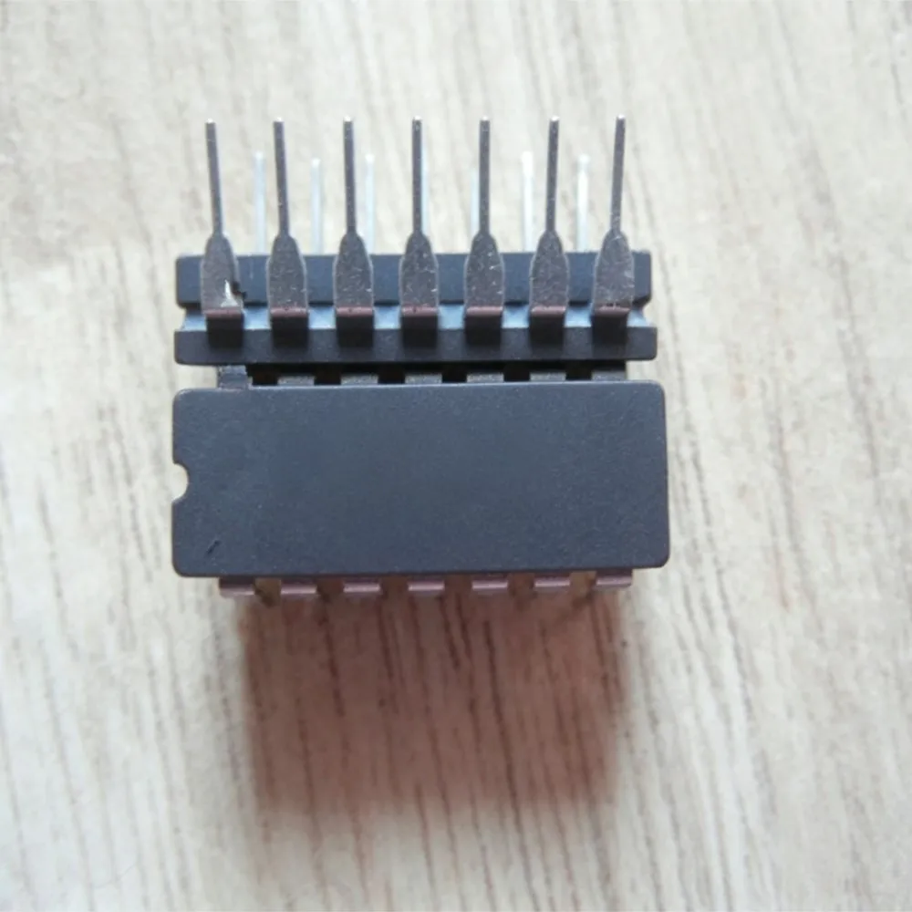 5pcs/lot MC1495L MC1495 MC3503L MC3503 MC668L MC668 SN54HC04J 54HC04 CDIP-14