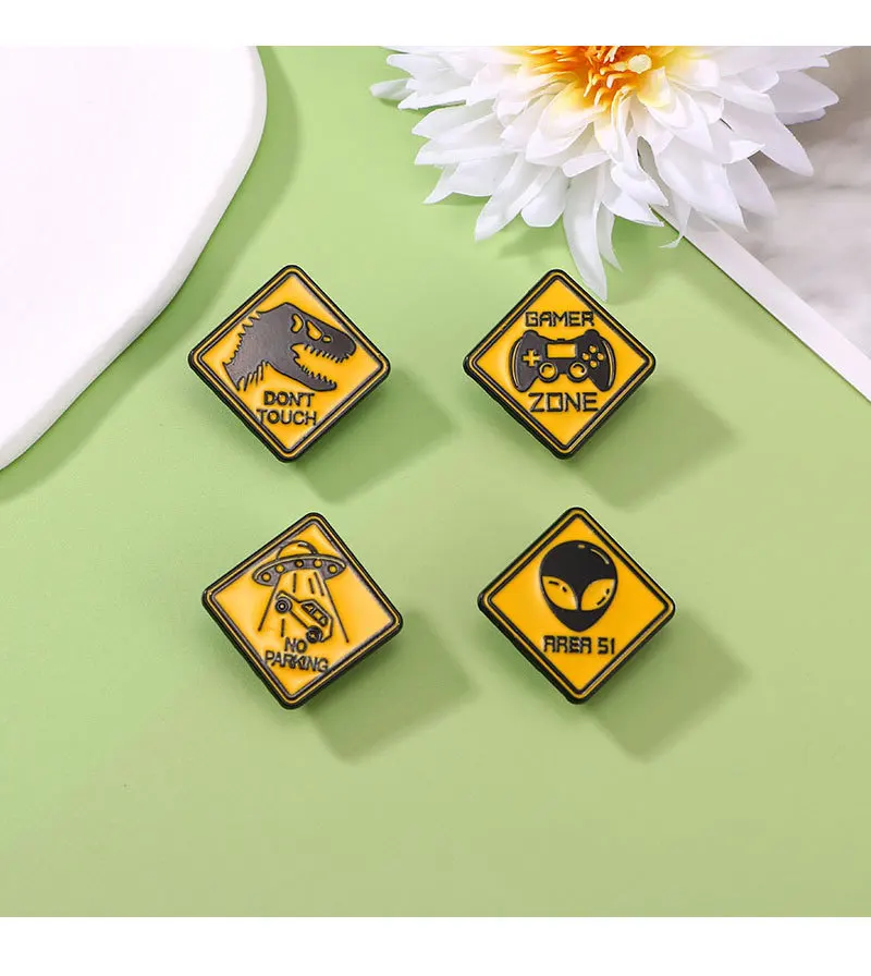 Creative interstellar warning alien dinosaur brooch Women Men cute personalized decoration backpack buckle metal emblem