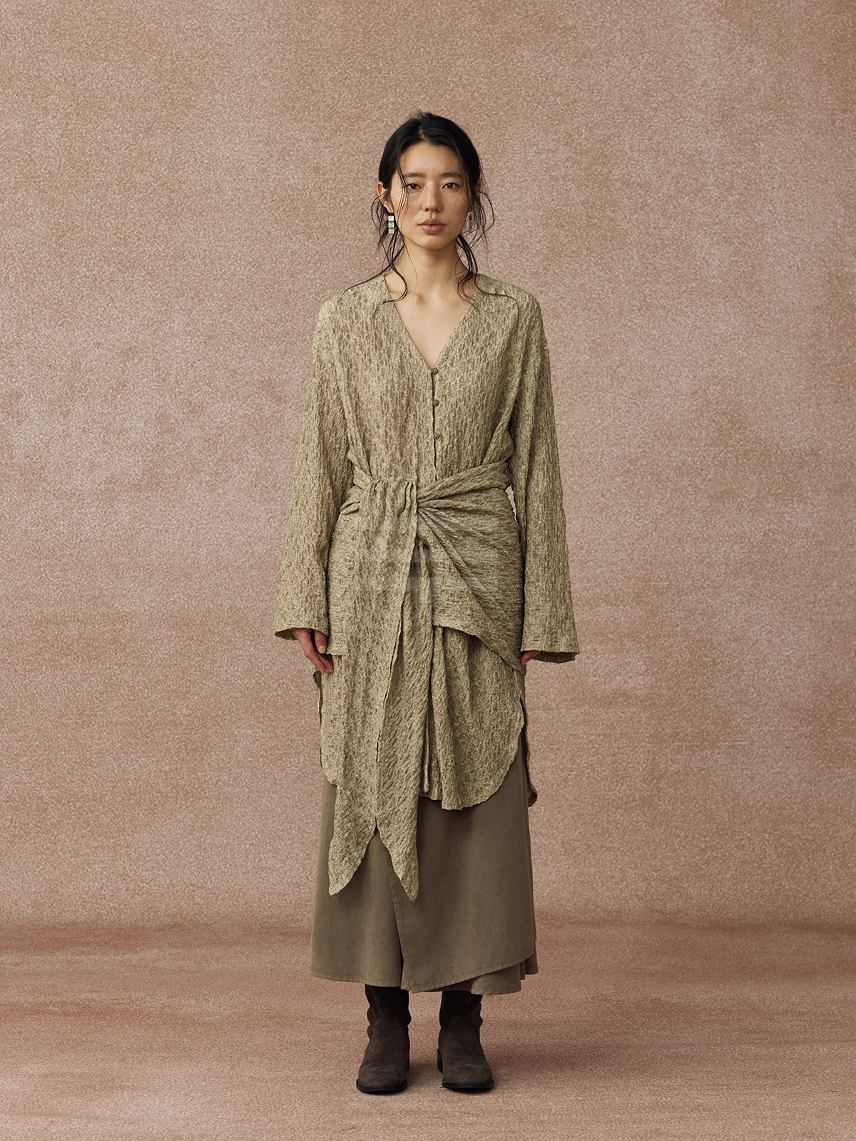 

Женский кардиган alpw с текстурной складчатой отделкой, поясом, в китайском стиле, из эластичного волокна, с длинными рукавами, V-образным вырезом, для повседневной носки