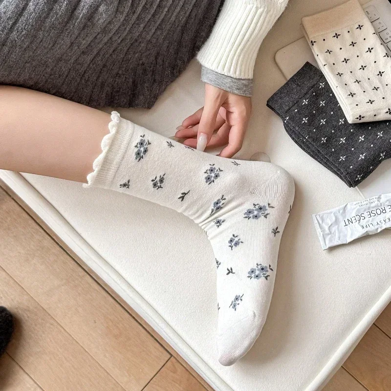 3 Pairs Women Socks New Fashion Cute Dots Flowers Cotton Socks For Girls Daily Breathable Korean Style Socks For Women