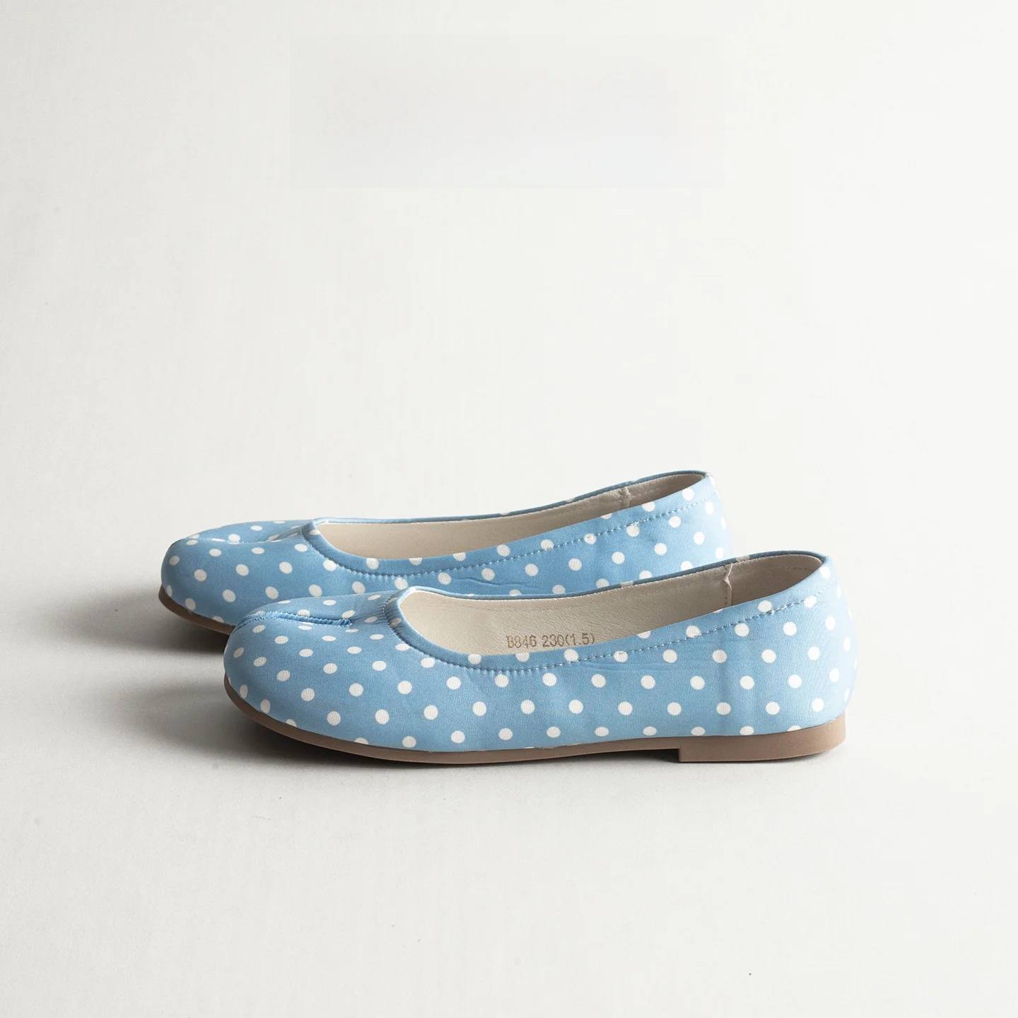 Retro Ballet Flat Shoes Women's 2026 Split Toe Grandma Slip-On Fashion Ballet Shoes Korean Style Flat Heel All-Match Single S...