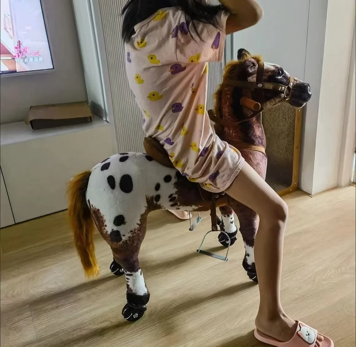 80 سنتيمتر 31 بوصة عالية ركوب على الحصان ألعاب من نسيج مخملي مع عجلات محشوة الحيوانات حصان طروادة تتحرك الحصان دمية للأطفال رياض الأطفال الدعائم #1