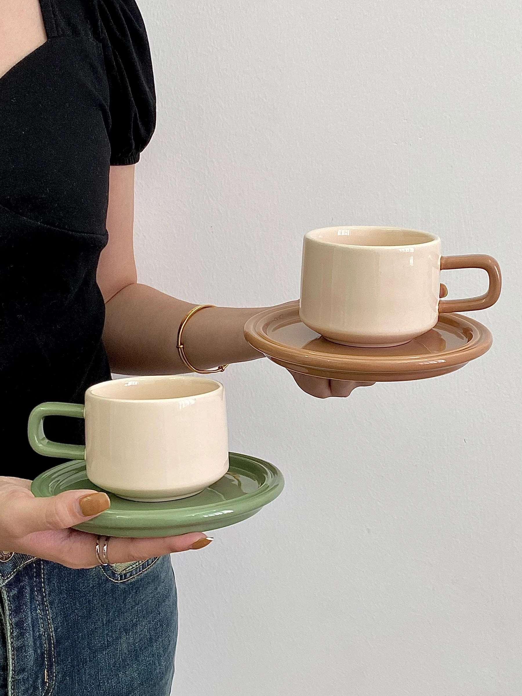 豪華なコントラストカラーのセラミックコーヒーカップ、マカロンカラーシリーズ、アフタヌーンティー食器、耐久性のある耐熱ギフトマグ