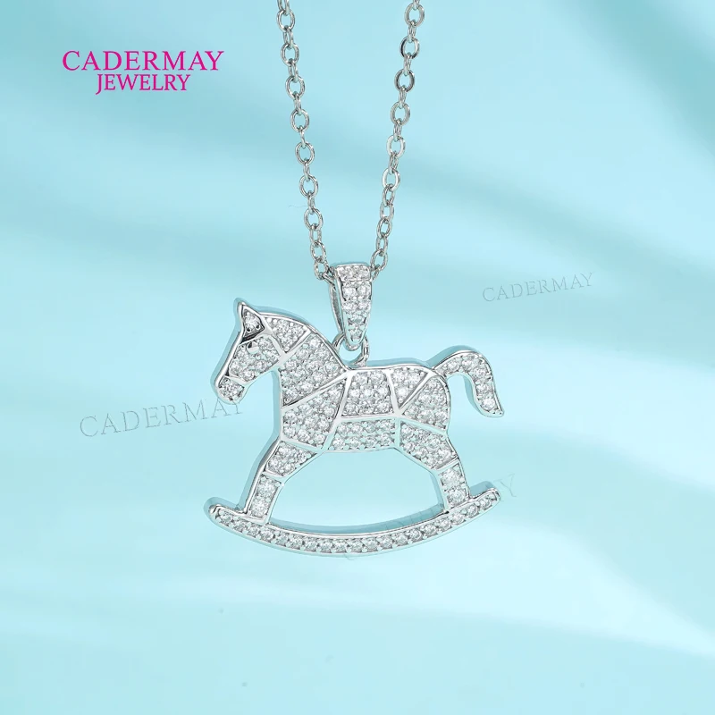 

Стильный кулон Cadermay из серебра 925 пробы с маленьким 25-миллиметровым муассанитом в форме лошади, подвеска в виде пони, украшение для женщин и мужчин, подарок на день рождения.