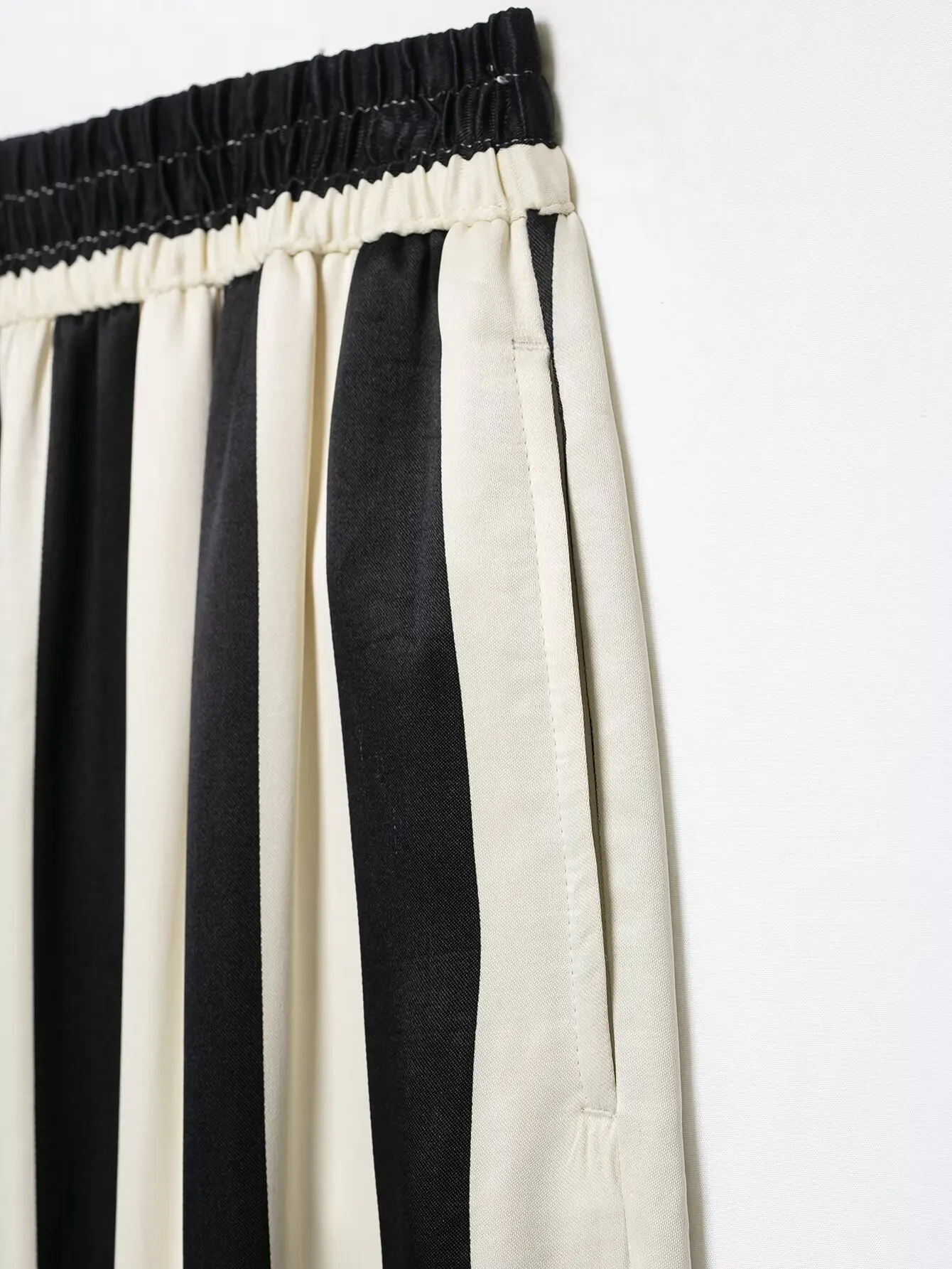 TFMLN 2026 Damen Gestreiftes Neckholder-Top und Hosen-Set Ärmelloses Rückenfreies Kreuzhals-Oberteil Weite Hose Kontrastfarben Damenanzüge – Detail 17
