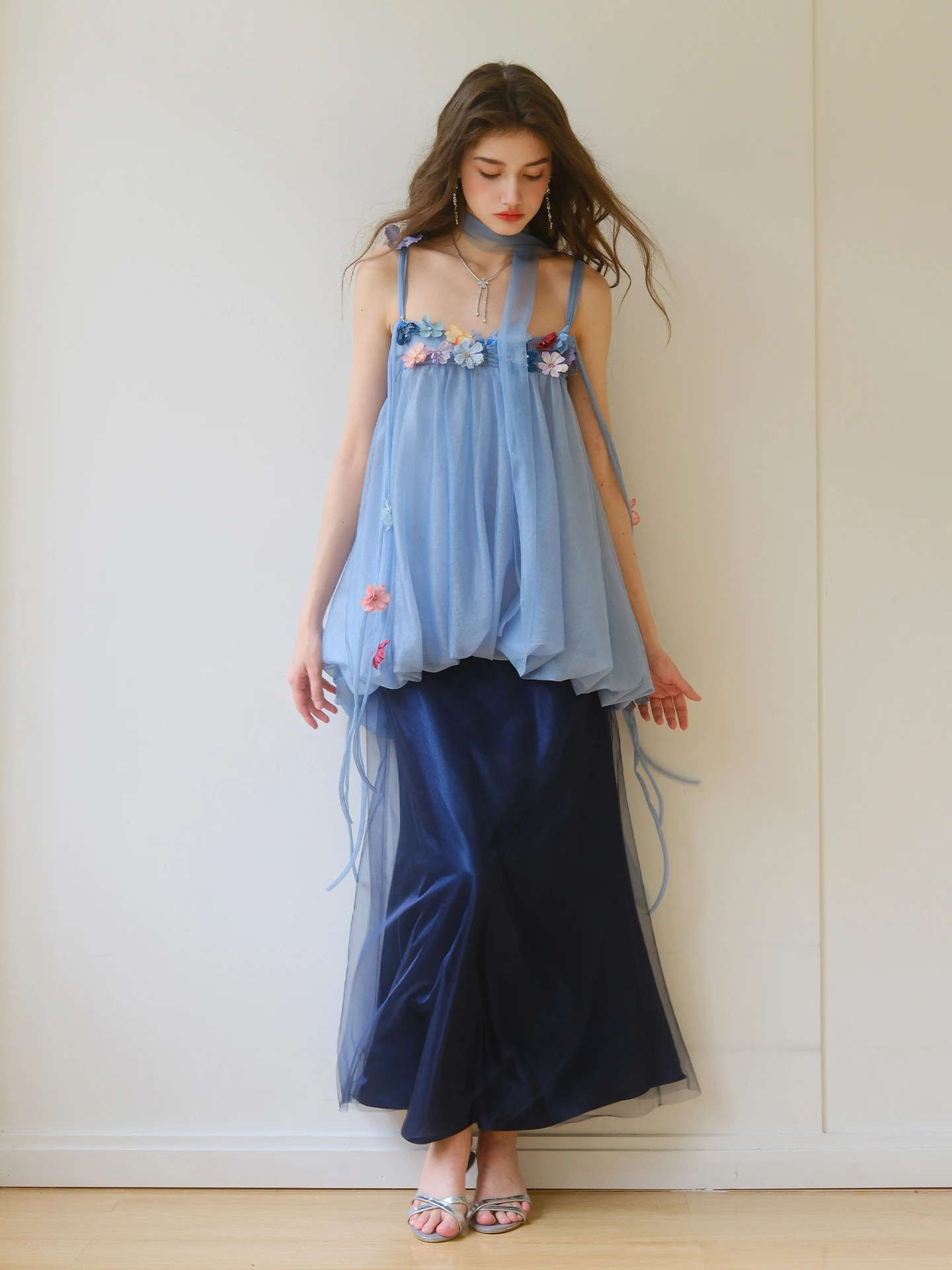 

Peter Pan Uncle Spring Flower Decorated Girl Sensation Strap Elegant Atmosphere Half Skirt Matching Set Fashionable Wom...