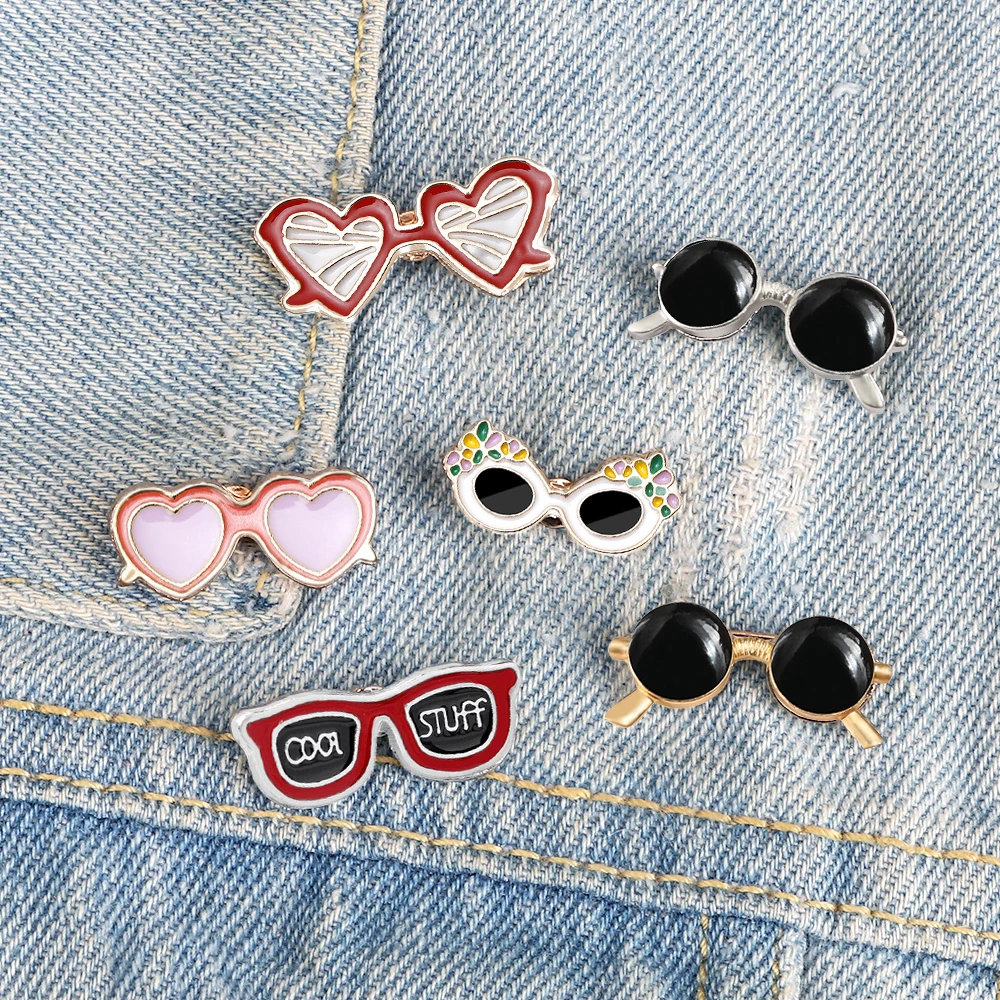 Summer Beach Sunglasses Brooch Fashion Personality Enamel Pins for Vacation Girl Women Backpack Hat Lapel Pin Jewelry Decoration