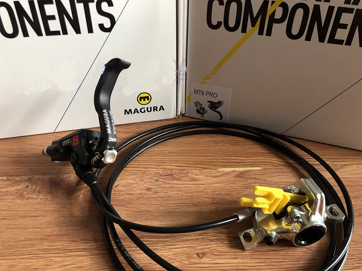 Magura MT8 PRO Hydraulic brake LIGHTWEIGHT BRAKE, MAXIMUM PERFORMANCE Carbotecture SL housing