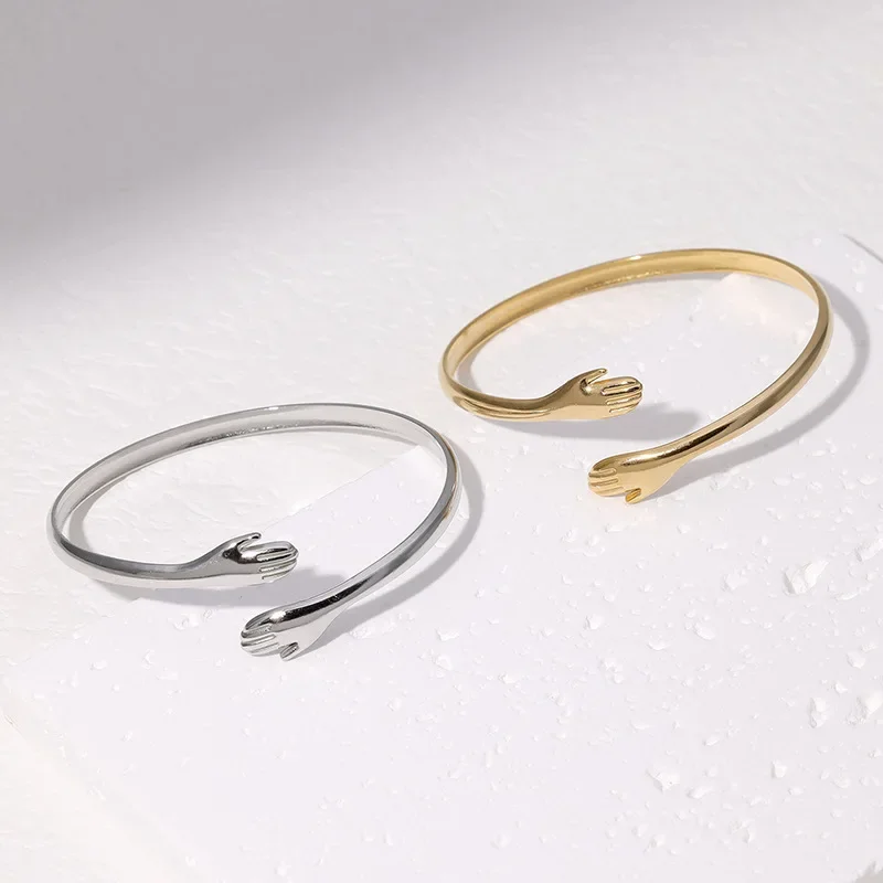 Original Trendy Gold Color Stainless Steel Embrace with Both Hands Bangles for Women Personality Cuff Bracelet Jewelry Colorfast