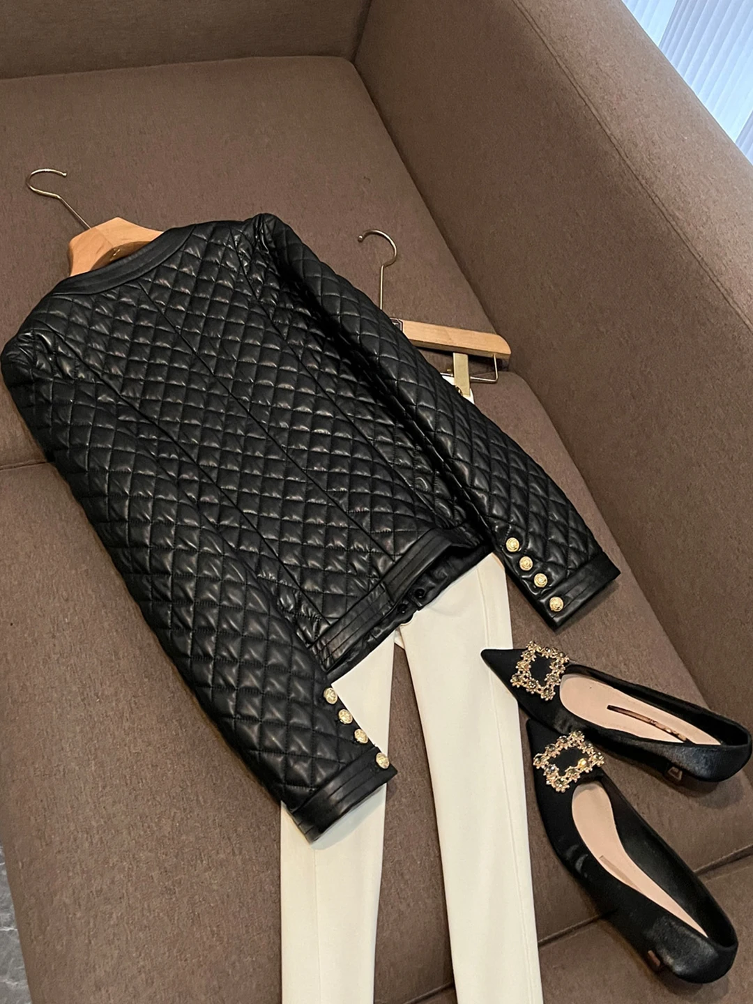 レトロなスタイルの本革ジャケット、女性用シープスキンコート、ファッショナブルなマットデザイン、2025年冬新作