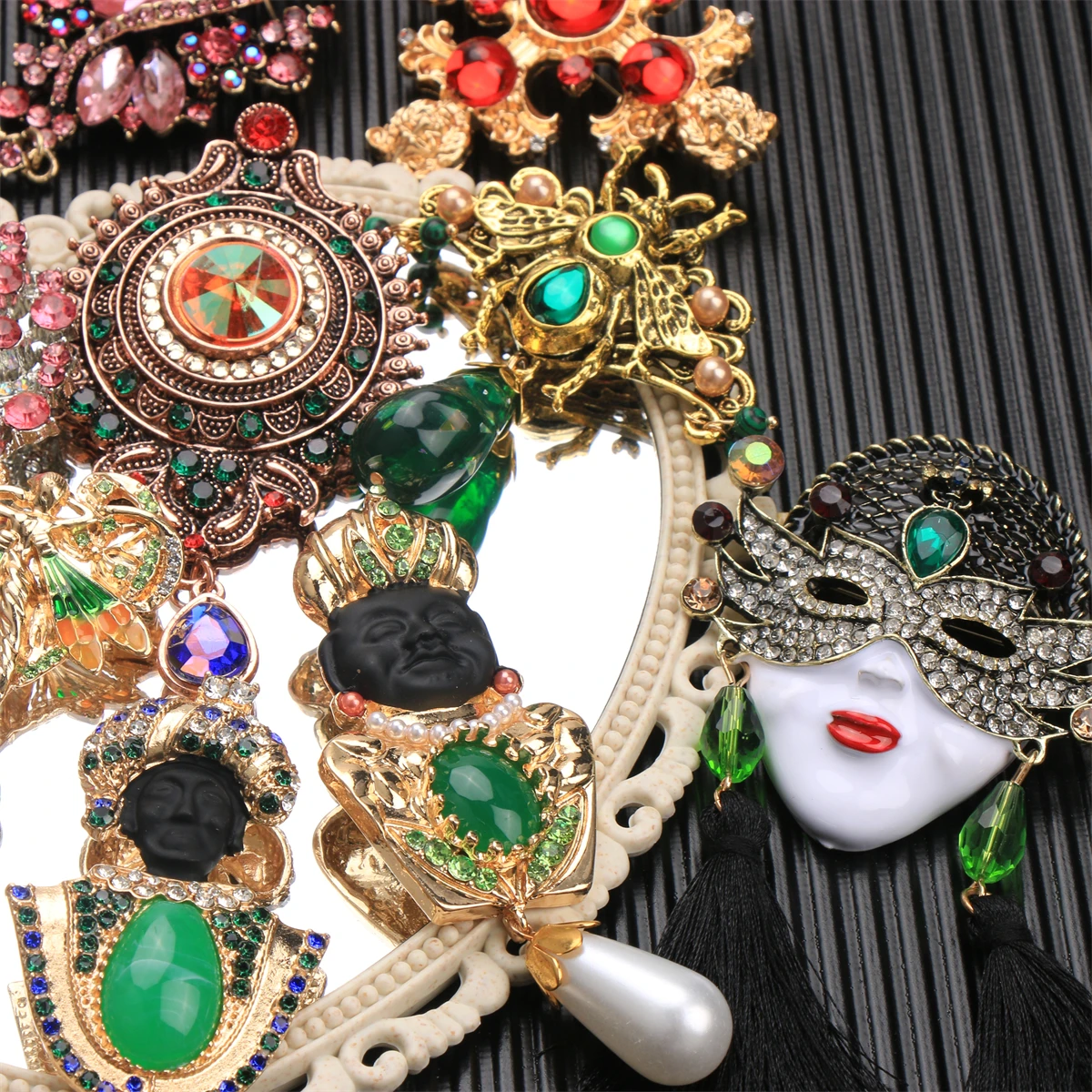 SKEDS Vintage Kristall-Anhänger Broschen Luxus Designer-Schmuck für Frauen Modische Rosa Korsagen-Anstecknadel Große Brosche