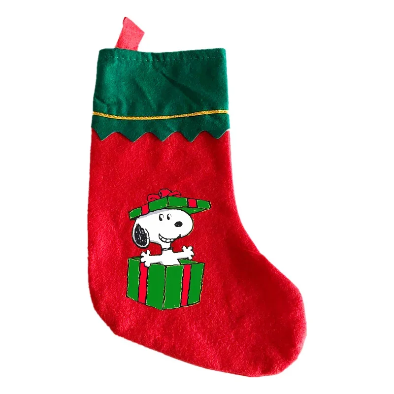 سنوبيس عيد الميلاد معلقة جورب أنيمي مهرجان لوازم الحفلات اكسسوارات غرفة جديدة الديكور الدعائم شجرة عيد الميلاد موقد زخرفة جورب #5