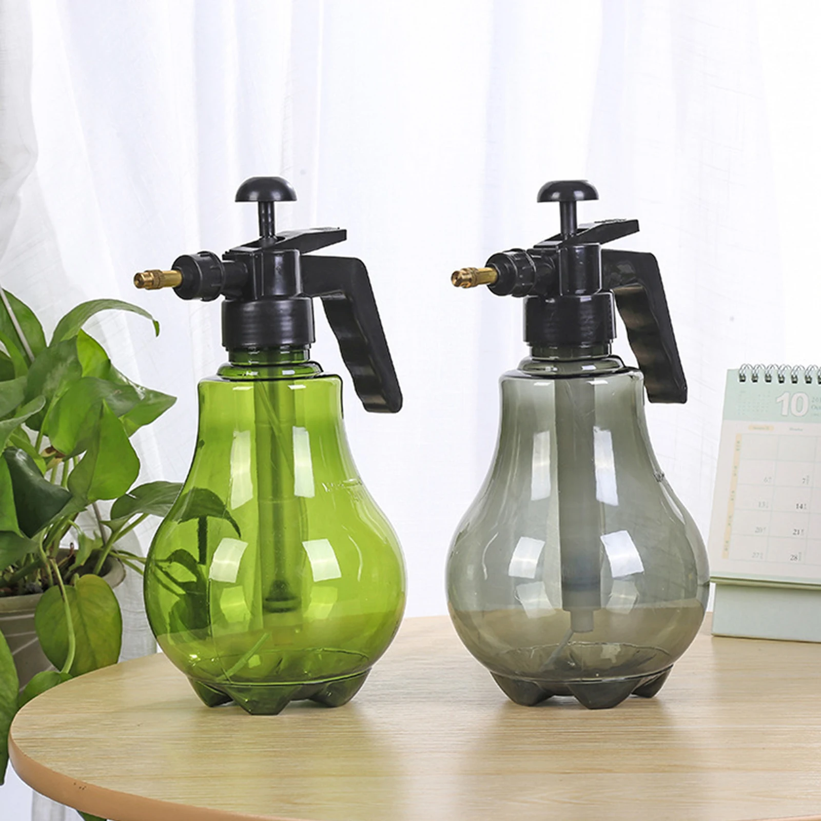

1.5L Plastic Large Capacity Fine Mist Spray Bottle Plant Flower Herb Sprayer Irrigation Watering Can Pot for Garden Yard Indoor