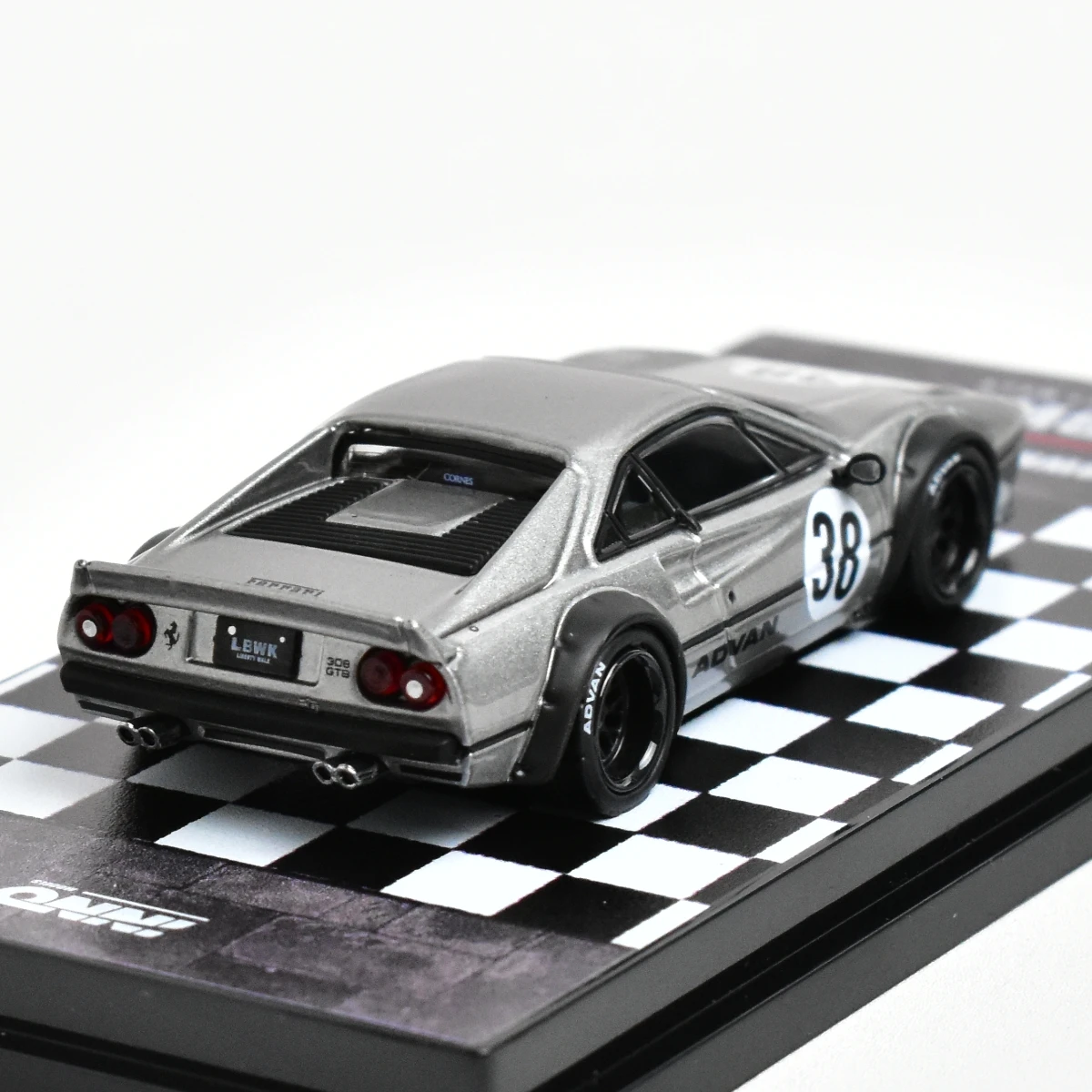 INNO 1:64 308 GTB 38 Diecast Model Car