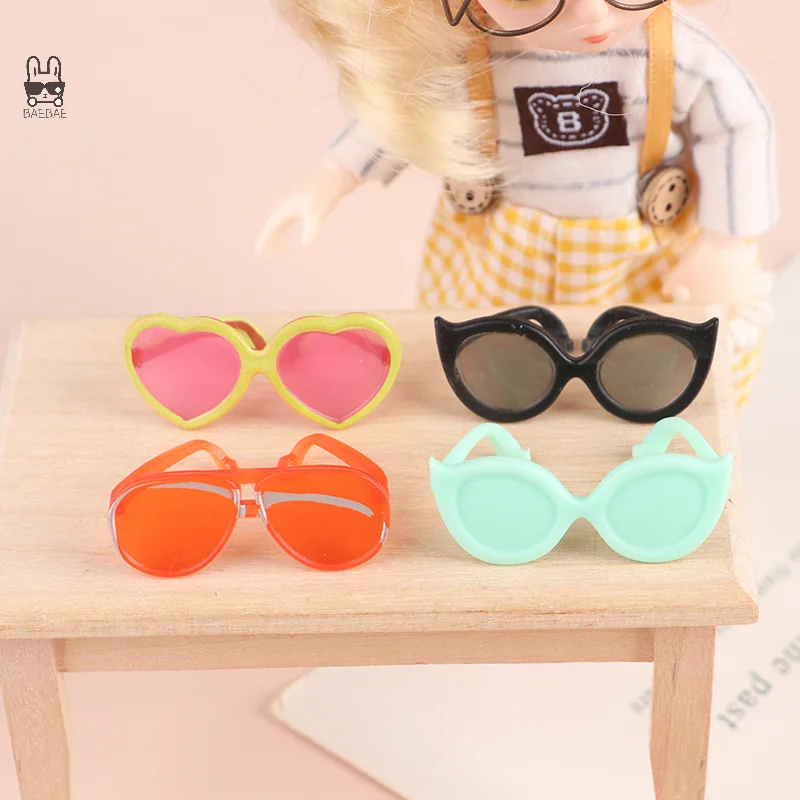 2 Pcs 1/6 Doll Simulation Mini Sunglasses Doll Glasses Doll Eyewear Dress Up Accessories Dollhouse Decoration color random