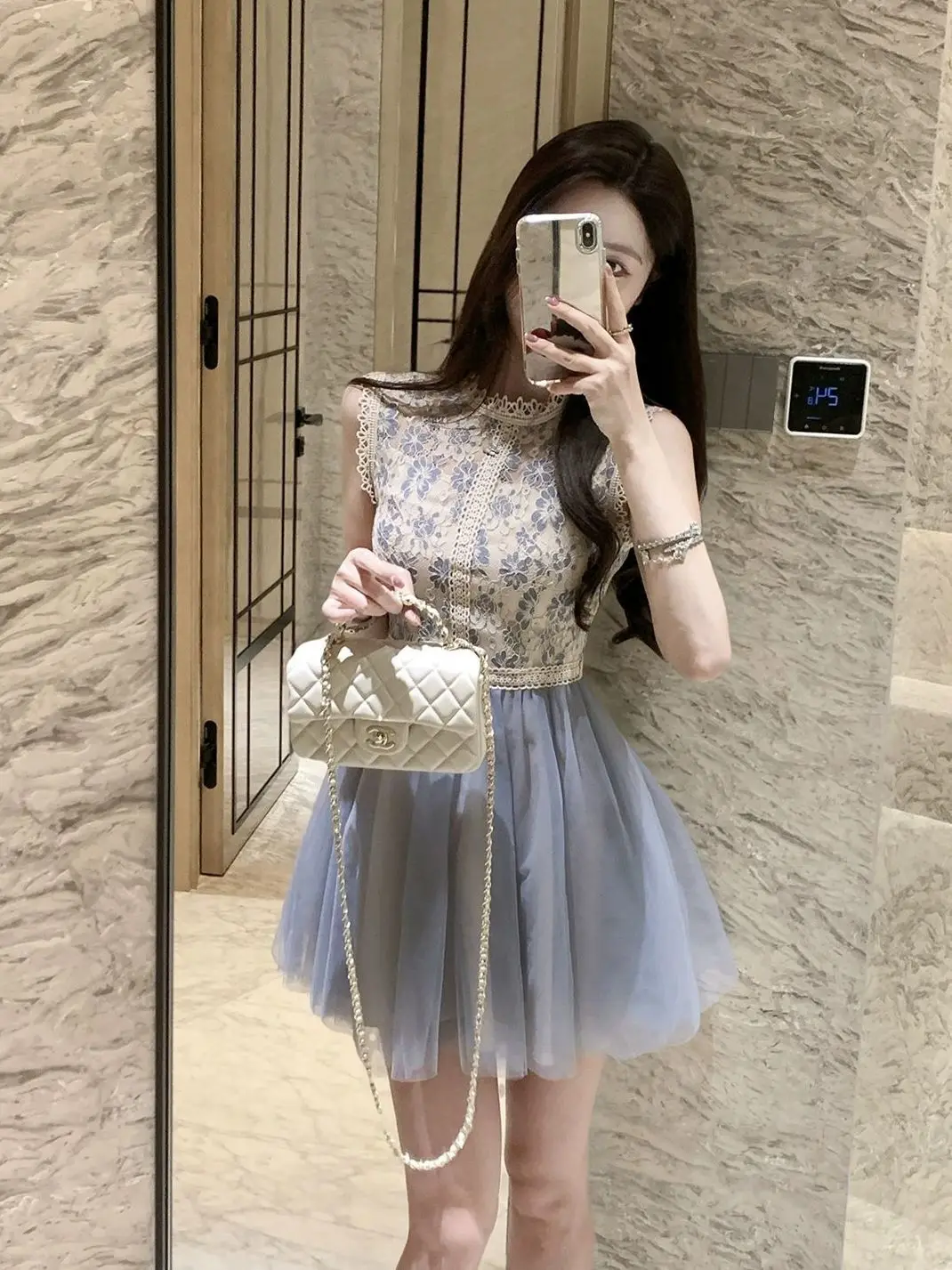 

French Style Light Luxury Waist-Hugging Lace Dress Sweet And Fashionable 2025 New