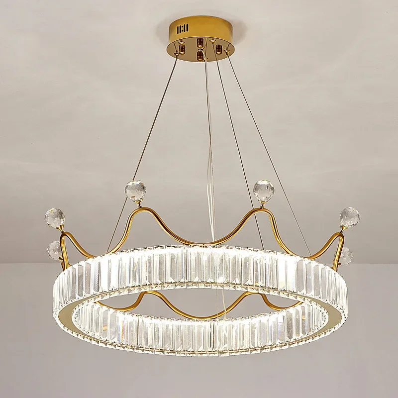 北欧風クリエイティブな高級感のあるクラウンクリスタルシャンデリア、ポストモダンでシンプルな寝室用照明