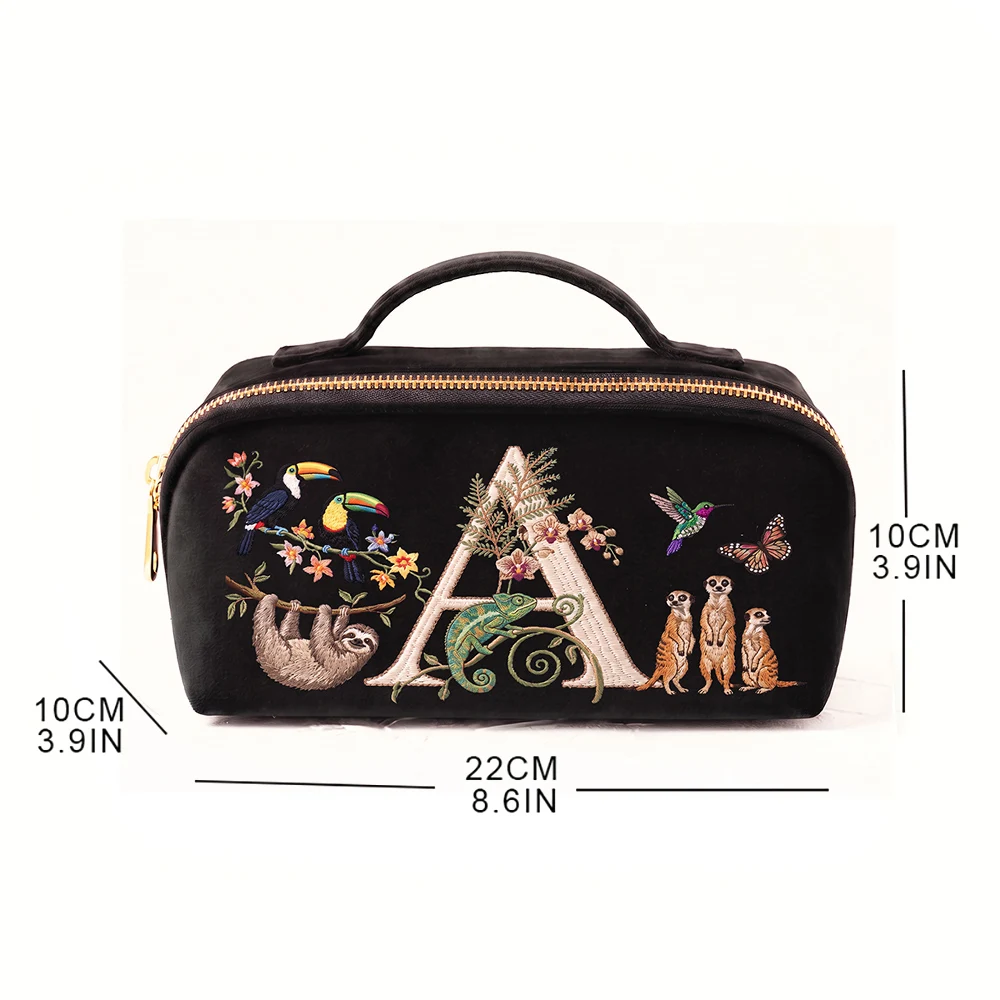 Samt-Kosmetiktasche für Damen, luxuriöser Make-up-Organizer, Kosmetik-Aufbewahrungsbeutel, Imitationsstickerei, Buchstabenmuster. – Detail 1
