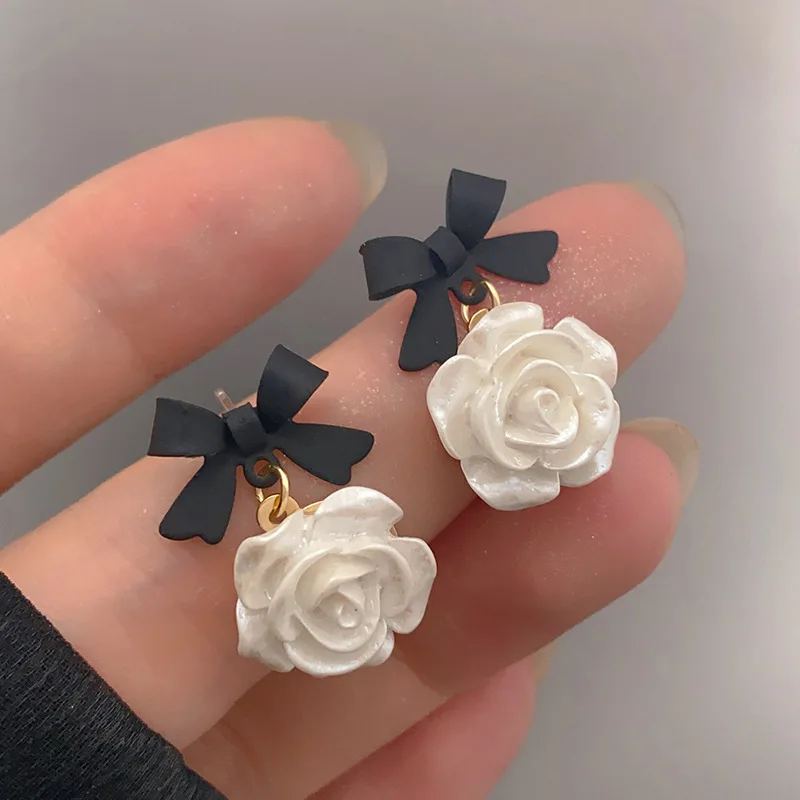 Sweet White Flower Drop Earrings for Women Party Elegant Jewelry Temperament Black Bow Camellia Dangle Earrings Gift