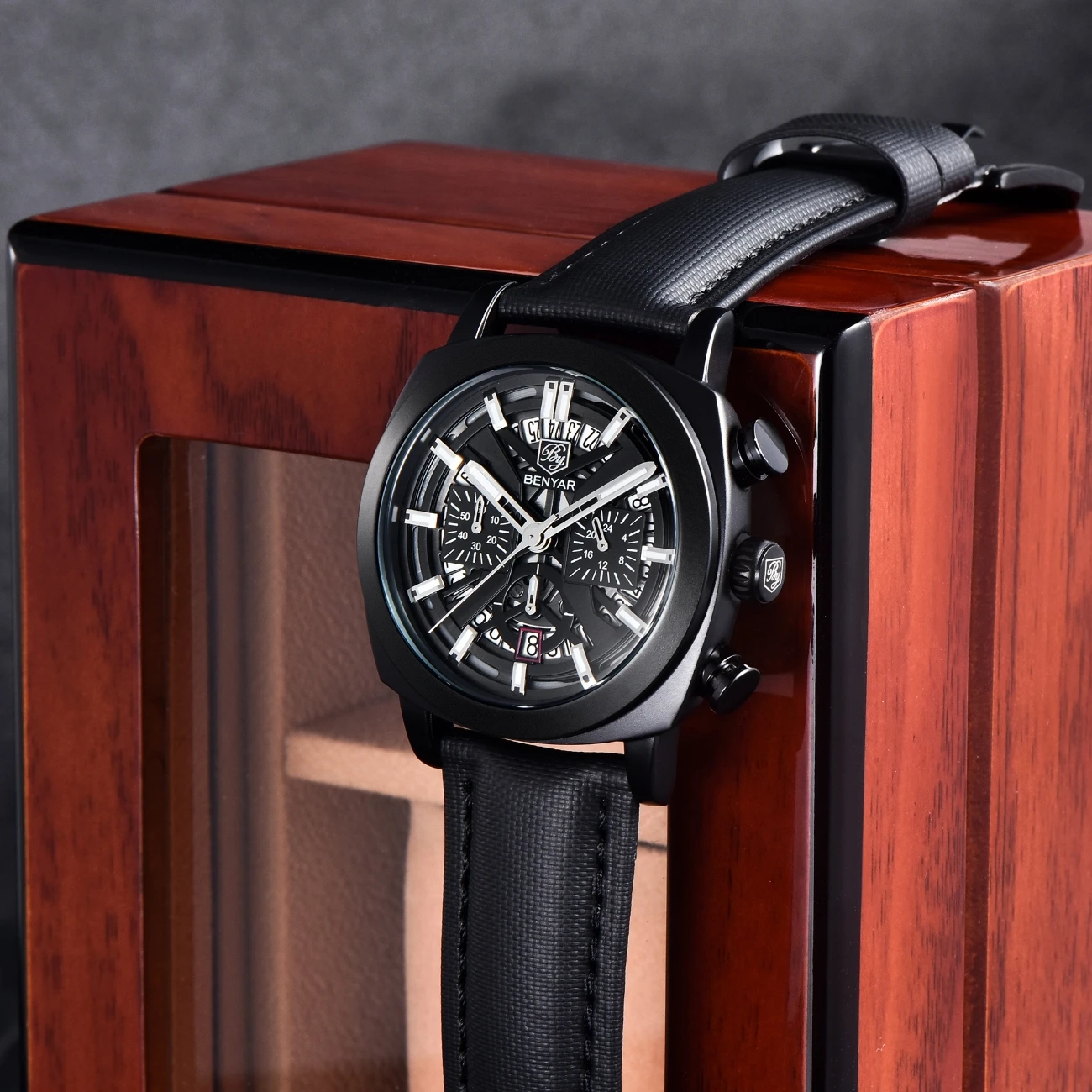 Benyar Design 2026 Men's Quartz Watch 43mm Luminous Dial 50m Water-Resistant Anti-Reflective Chronograph Fashionable Timepiece