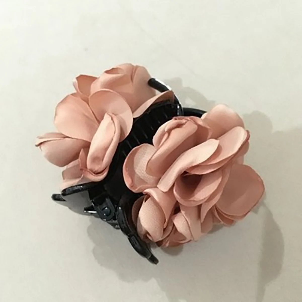 New Korean hair accessories Hair accessories fabric rose flower hair clip tray hair grab clip for ladies image 4