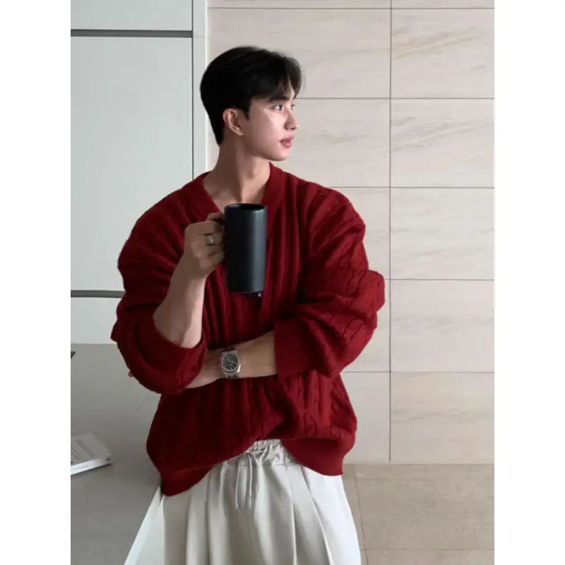 

Encore red V-neck sweater men's lazy style into autumn Korean high-end outfit twisted sweater jacket