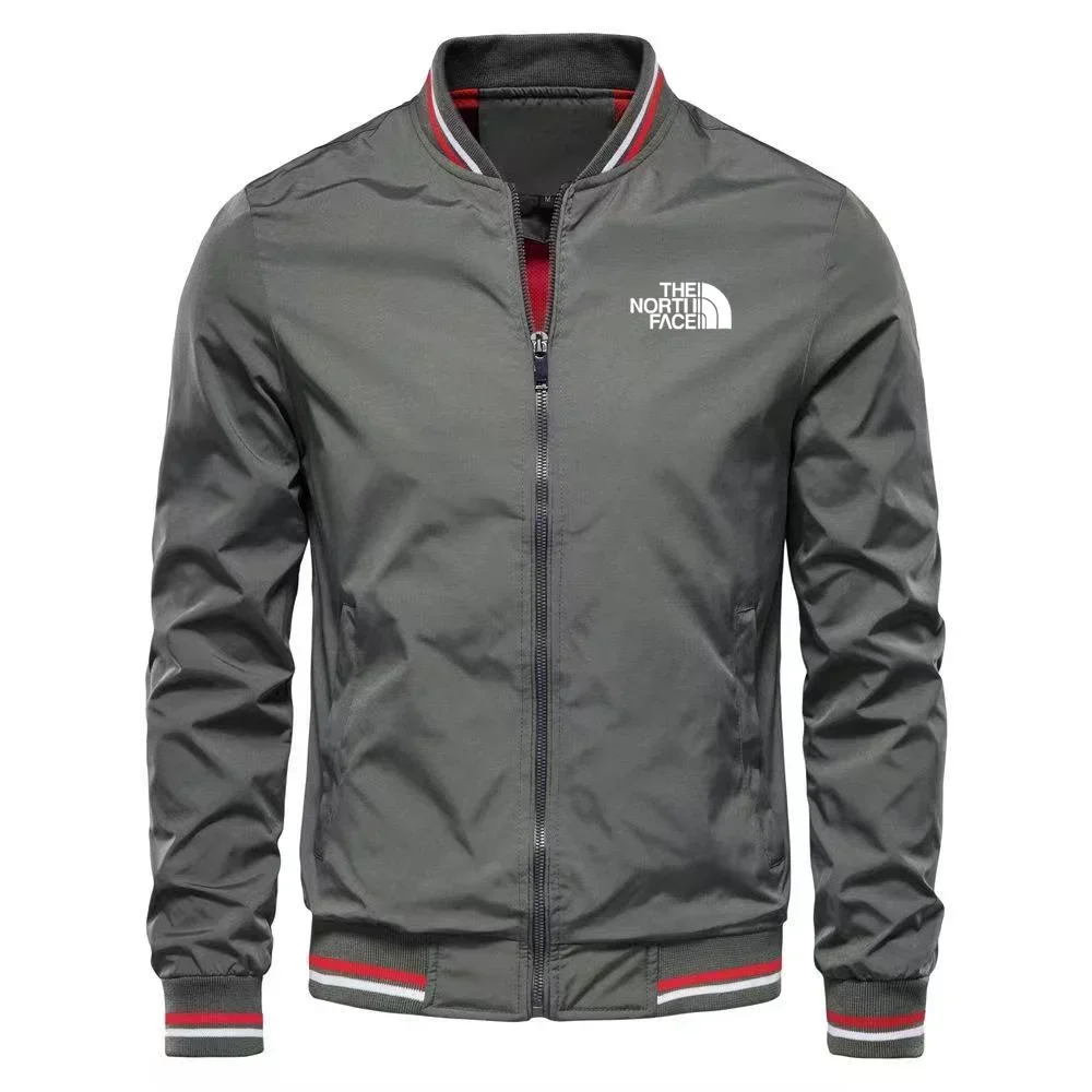 

Мужская повседневная многофункциональная куртка подходит для активного отдыха, с функциями ветрозащитного и солнцезащитного использования. Это есть